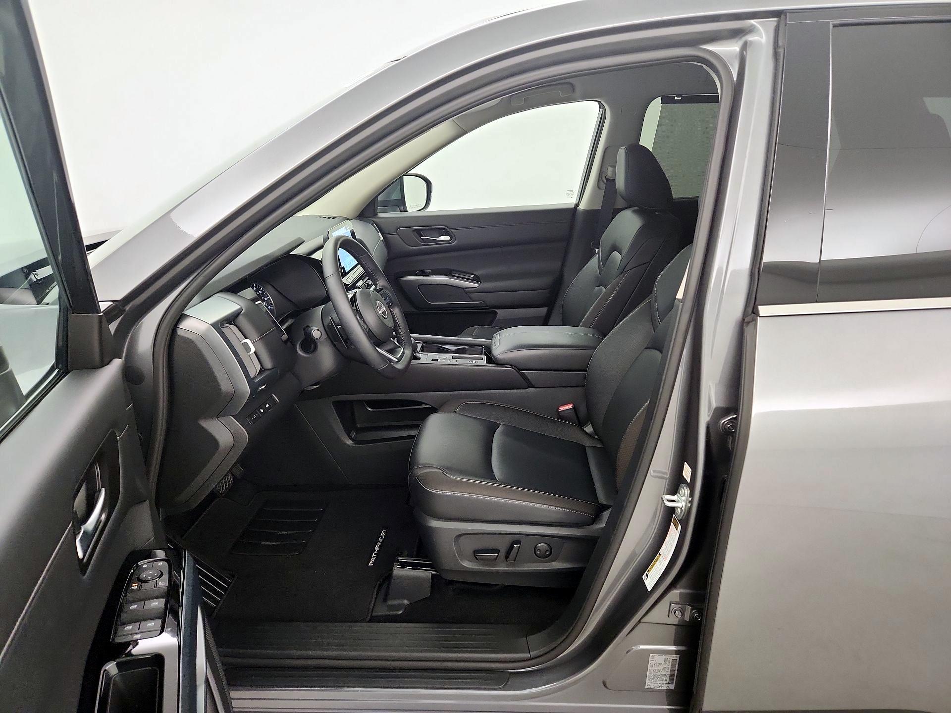 Thumbnail: 2025 Nissan Pathfinder - 11