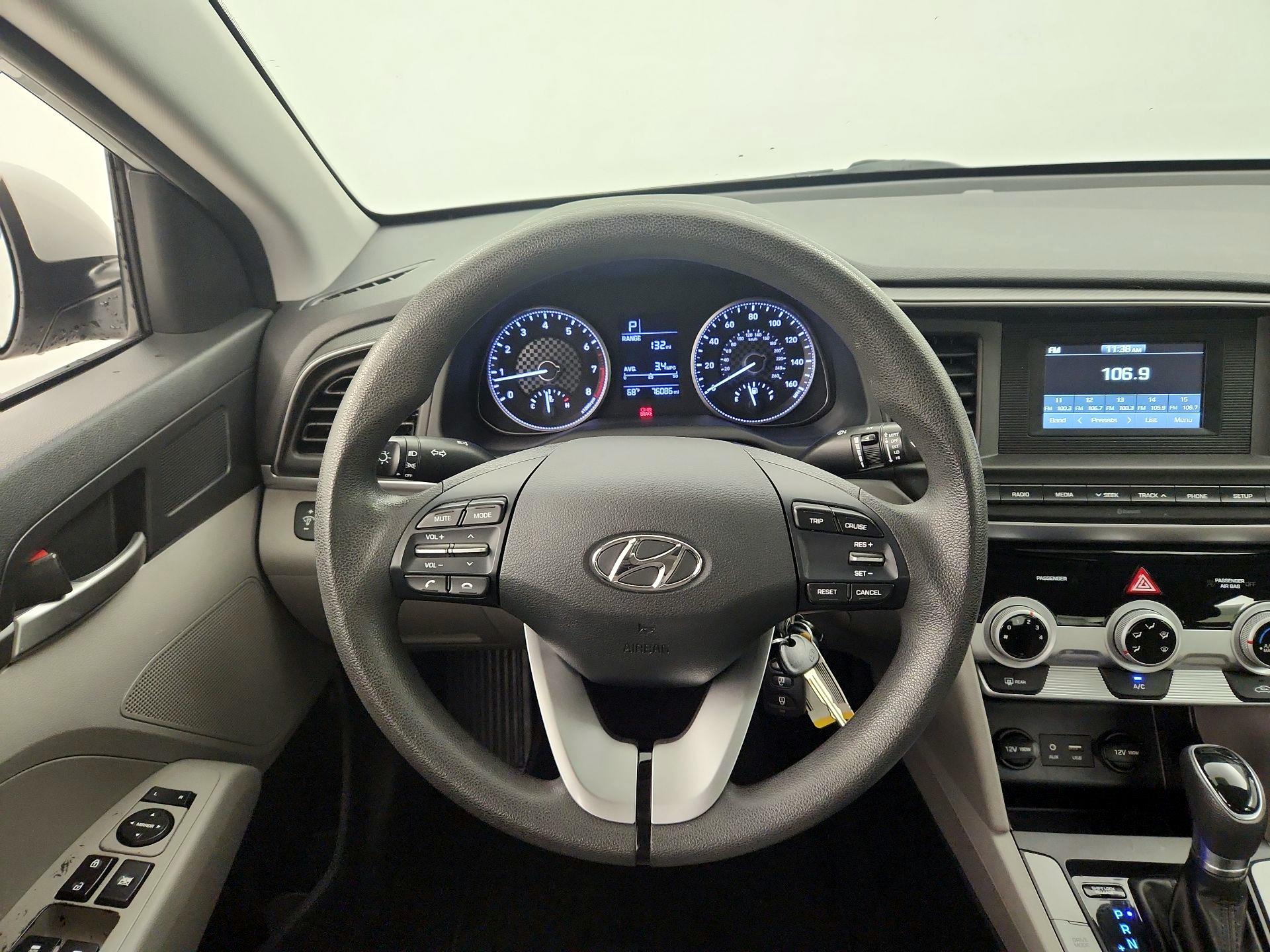 Thumbnail: 2019 Hyundai Elantra - 10