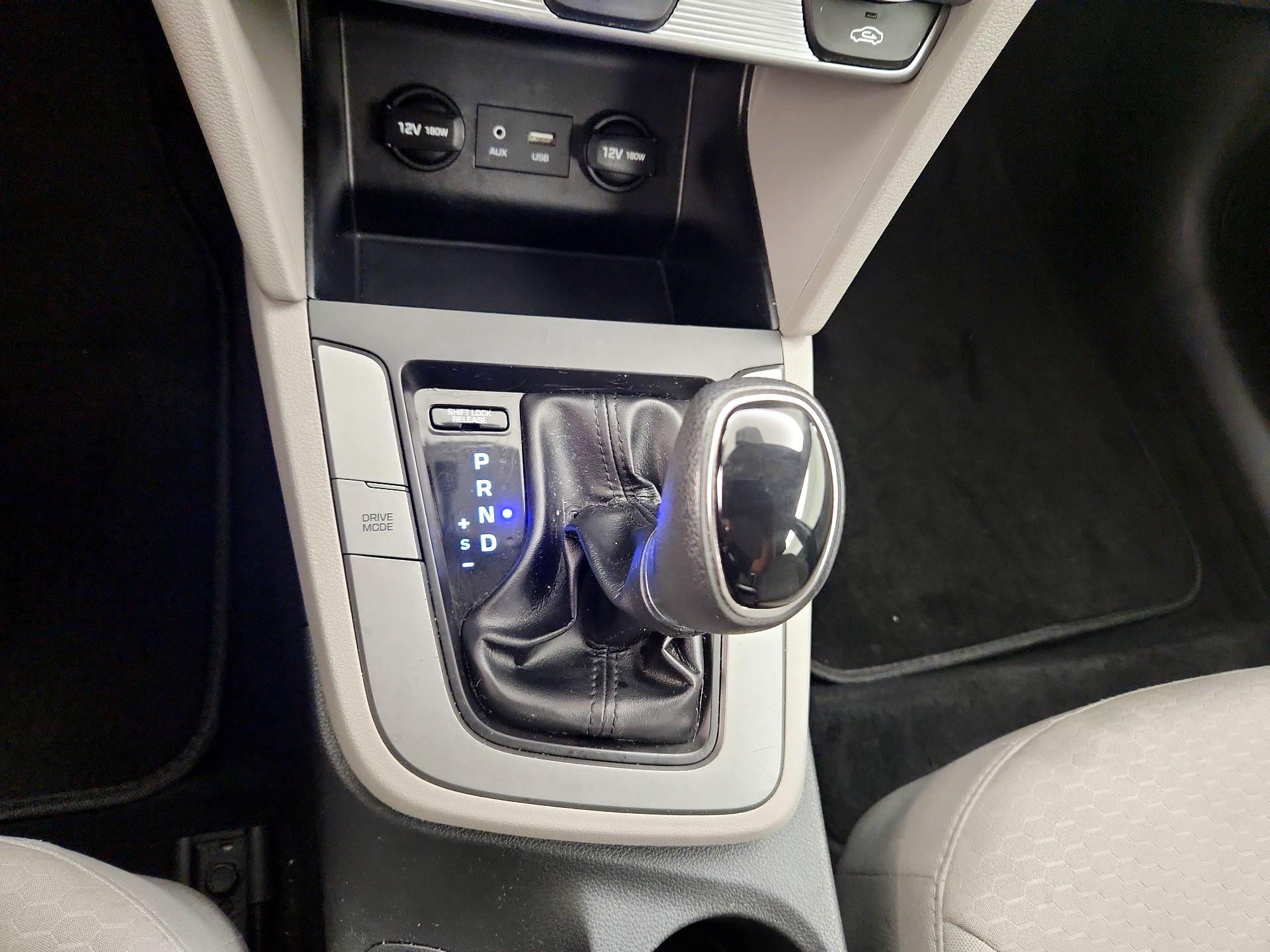 Thumbnail: 2019 Hyundai Elantra - 17