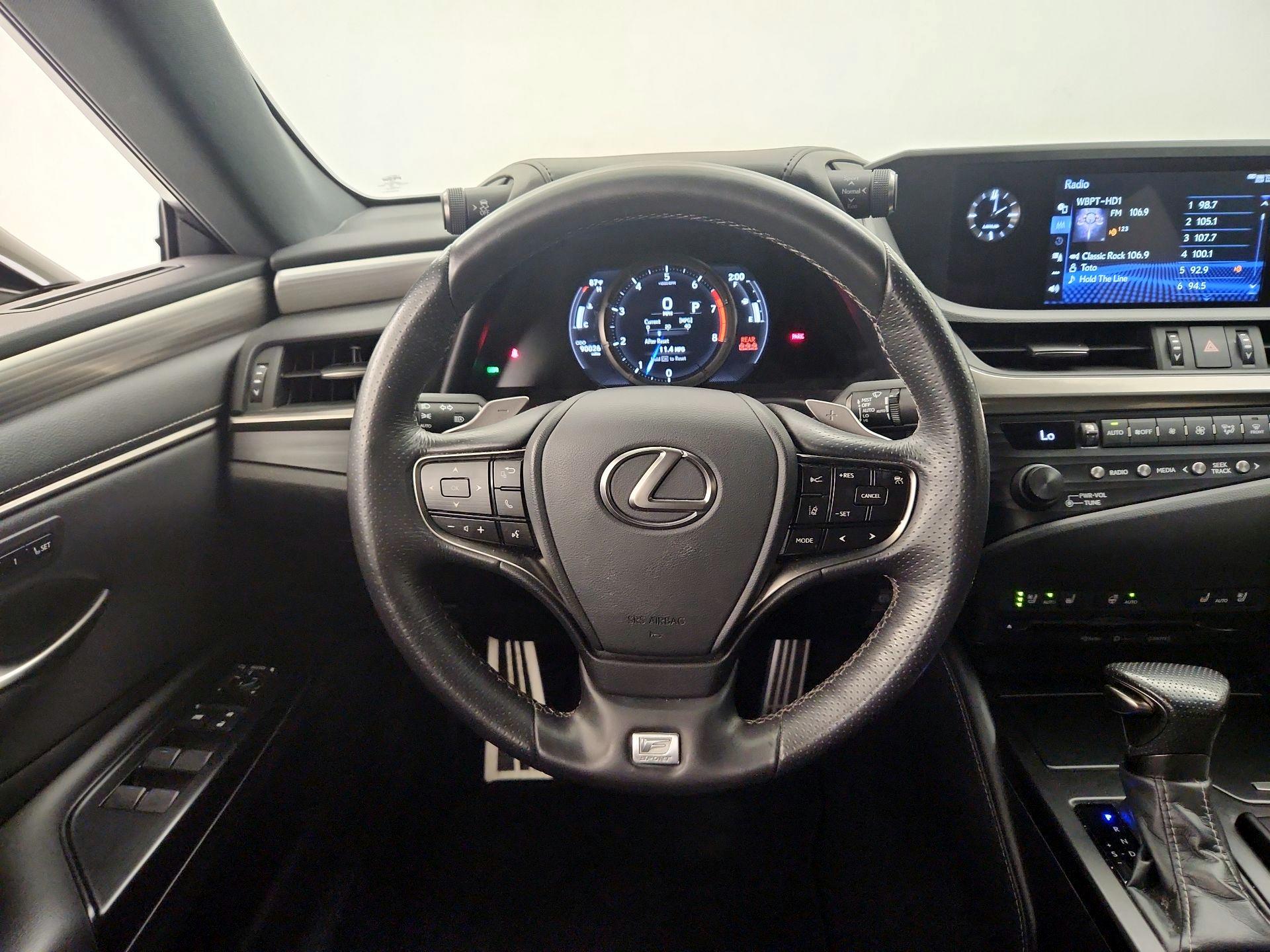 Thumbnail: 2020 Lexus ES - 10