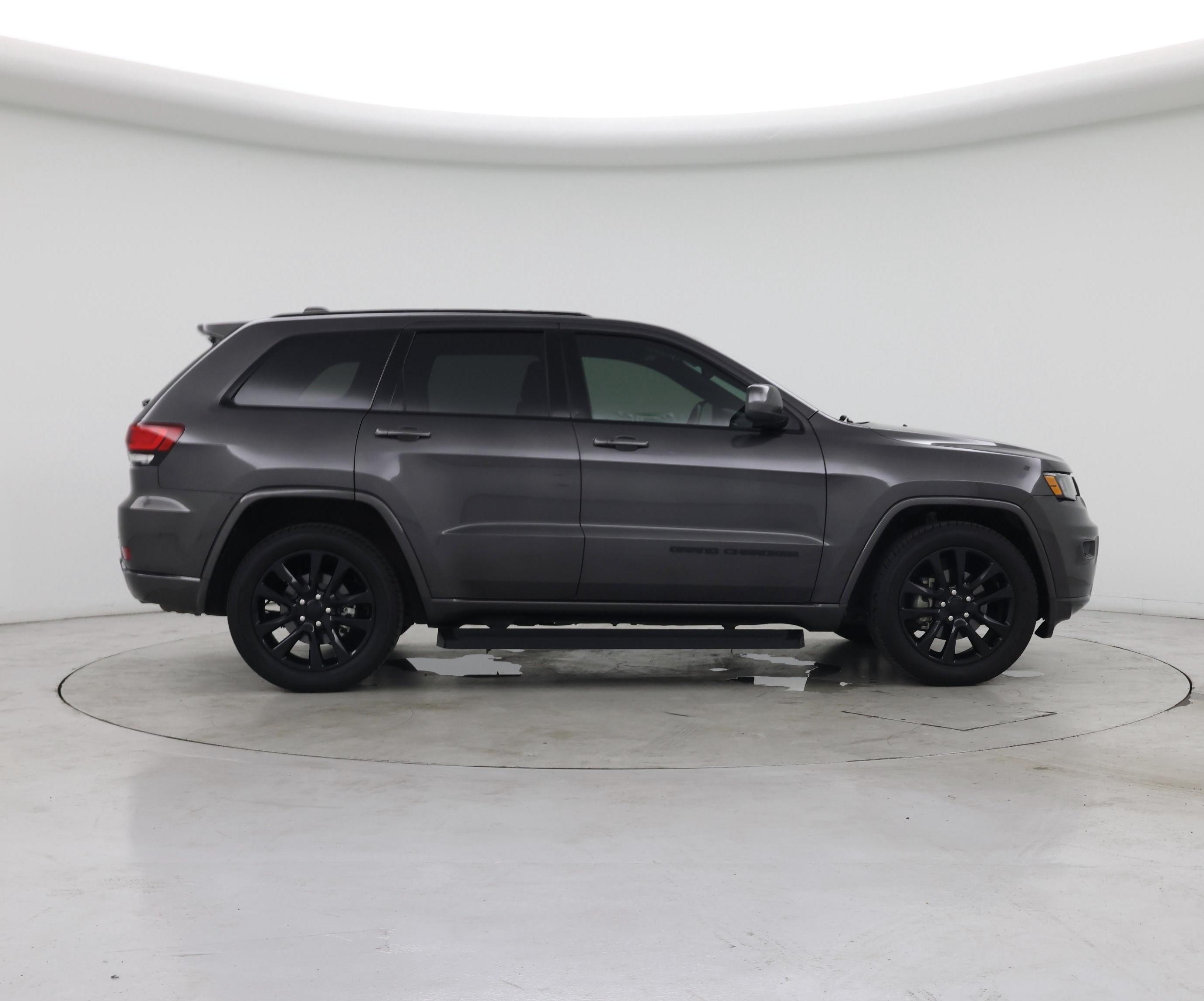 Thumbnail: 2018 Jeep Grand Cherokee - 7
