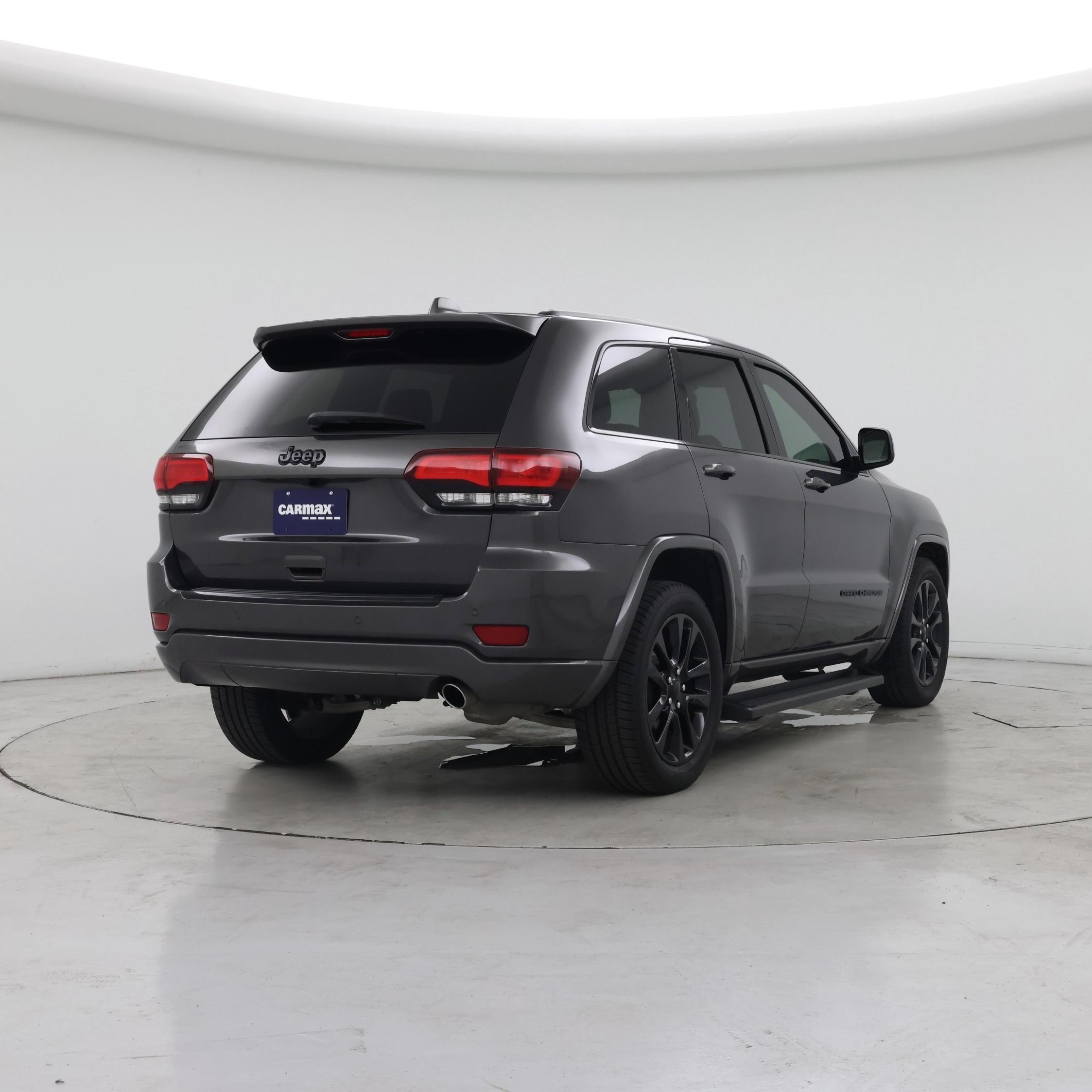 Thumbnail: 2018 Jeep Grand Cherokee - 8