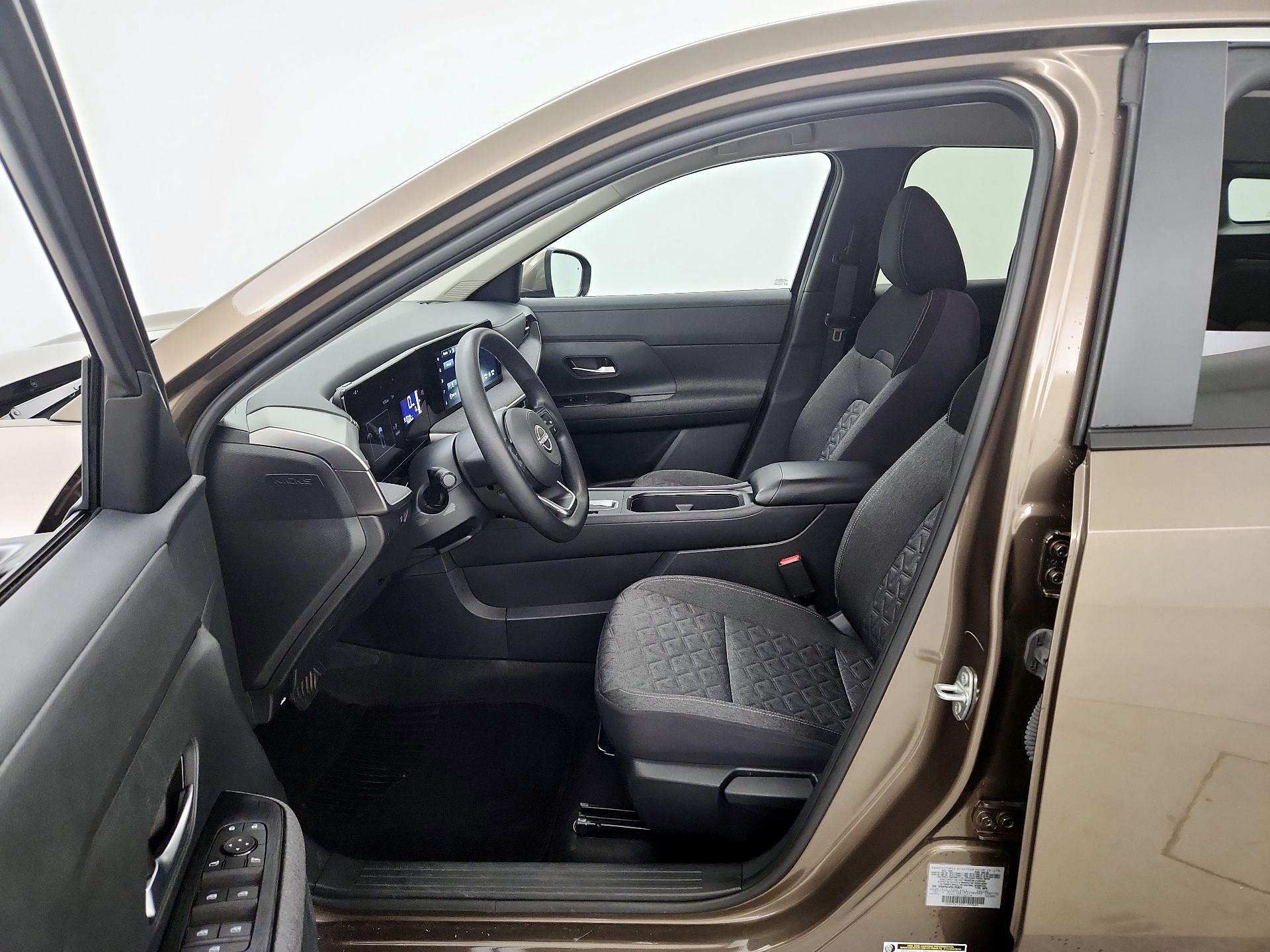 Thumbnail: 2025 Nissan Kicks - 11