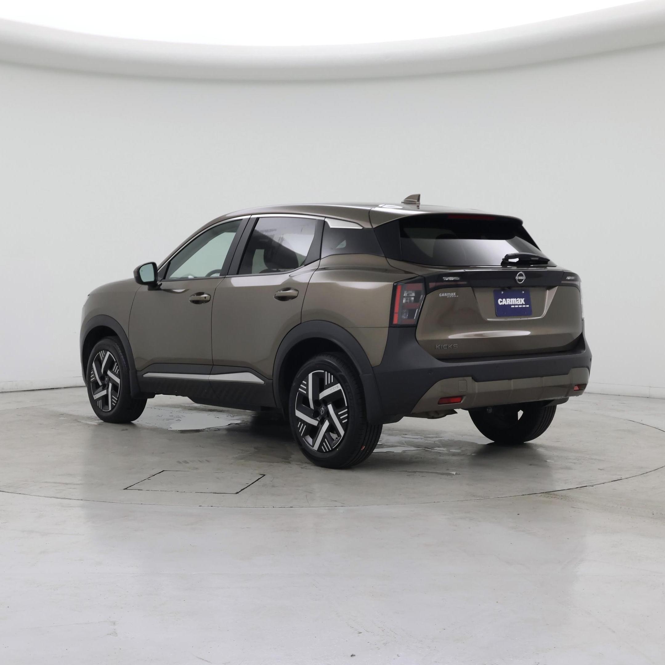 Thumbnail: 2025 Nissan Kicks - 2