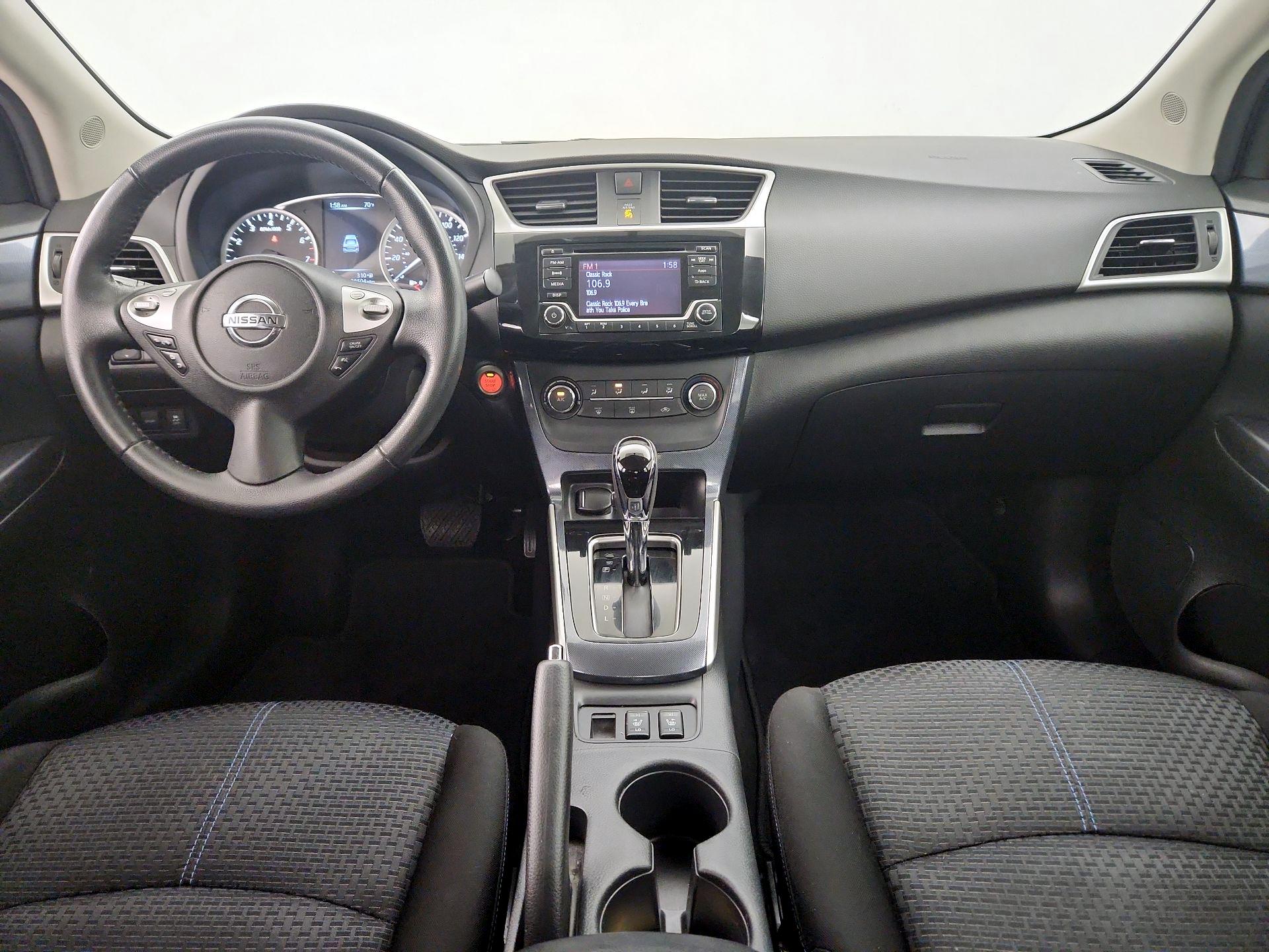 Thumbnail: 2016 Nissan Sentra - 9