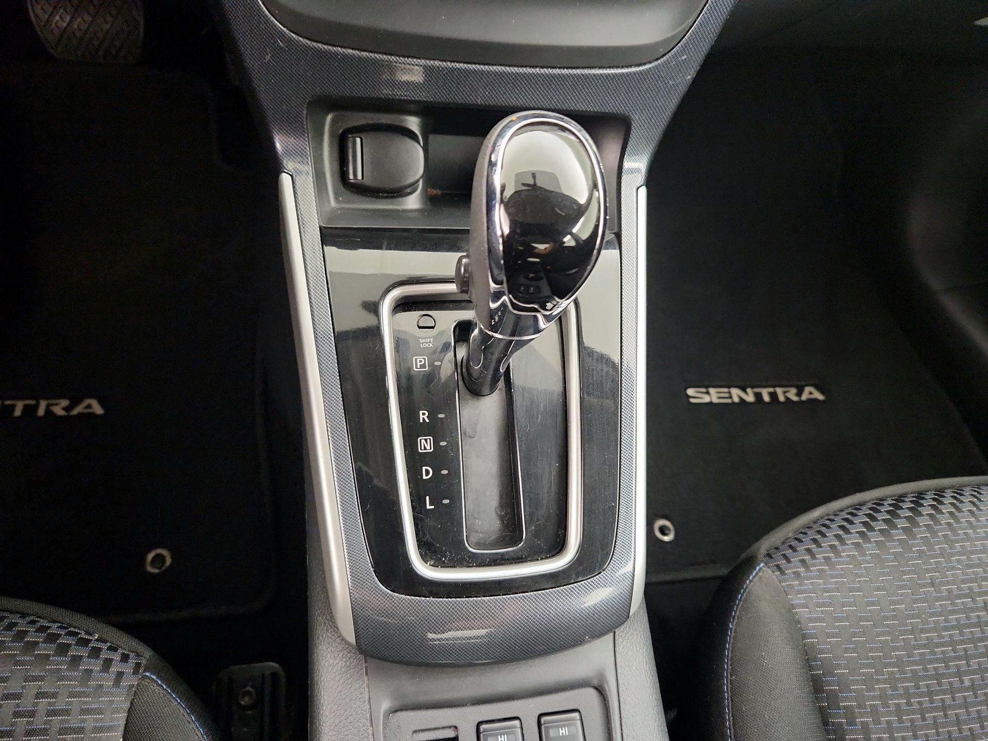 Thumbnail: 2016 Nissan Sentra - 17