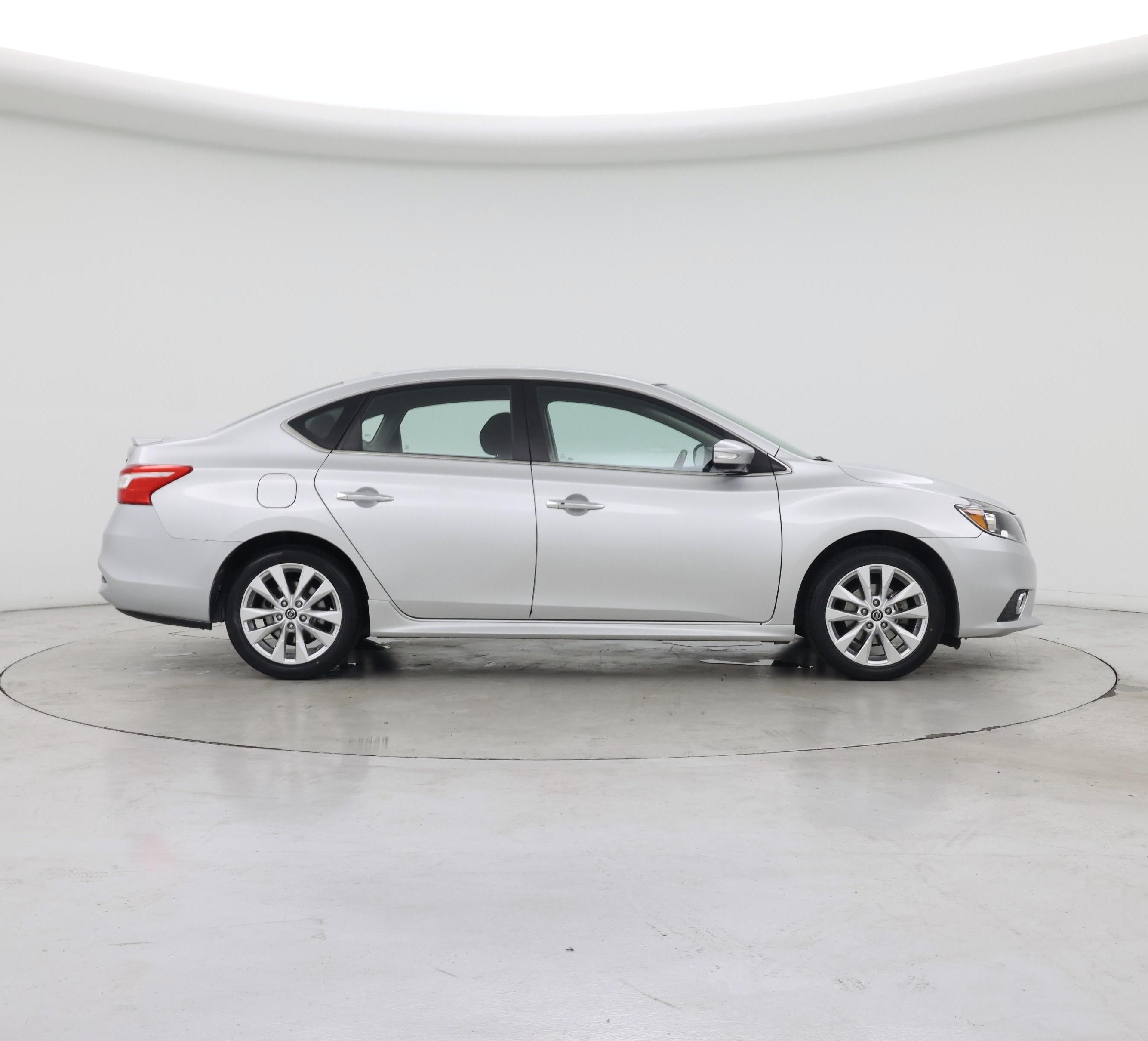 Thumbnail: 2016 Nissan Sentra - 7
