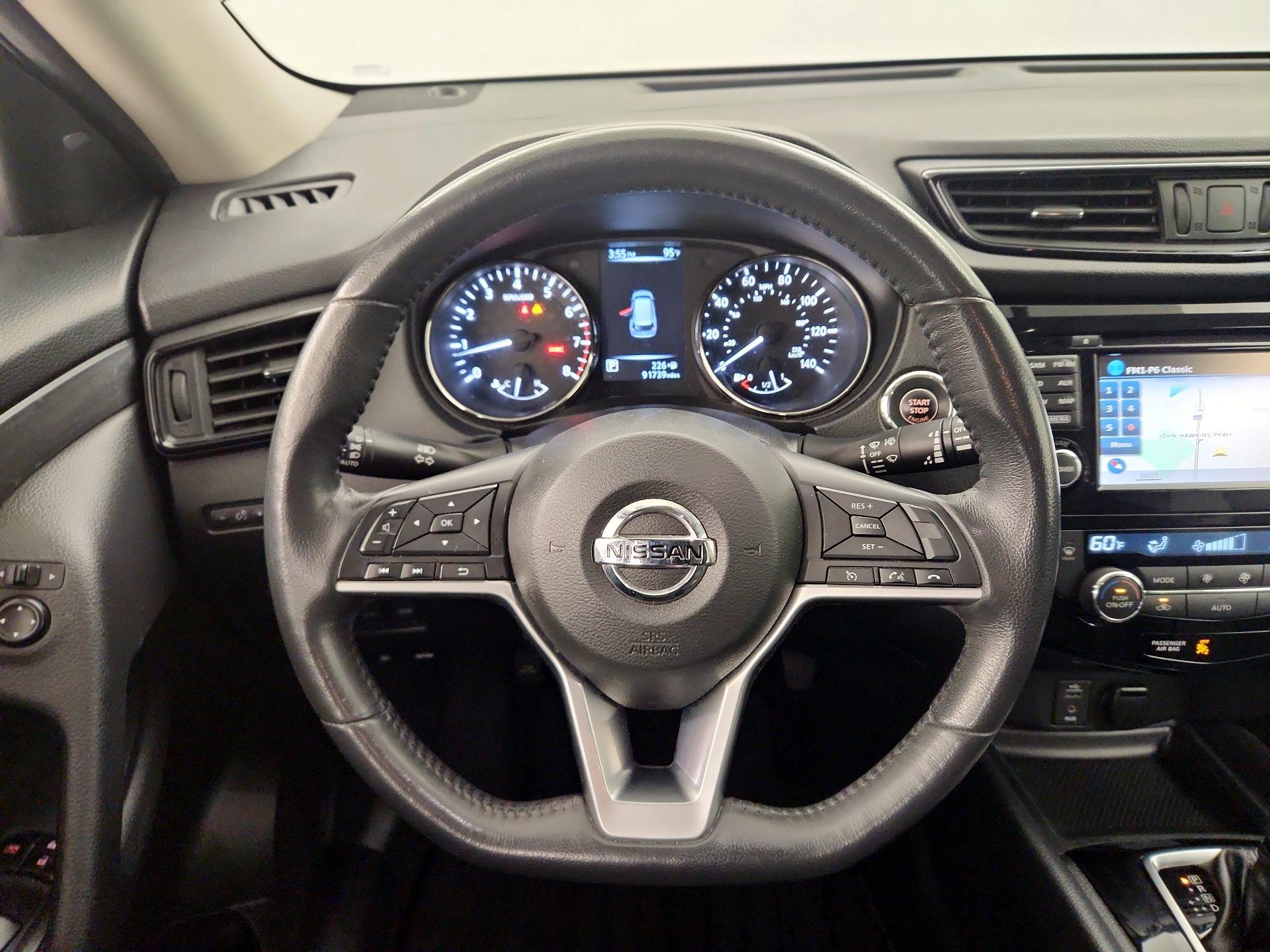 Thumbnail: 2017 Nissan Rogue - 10
