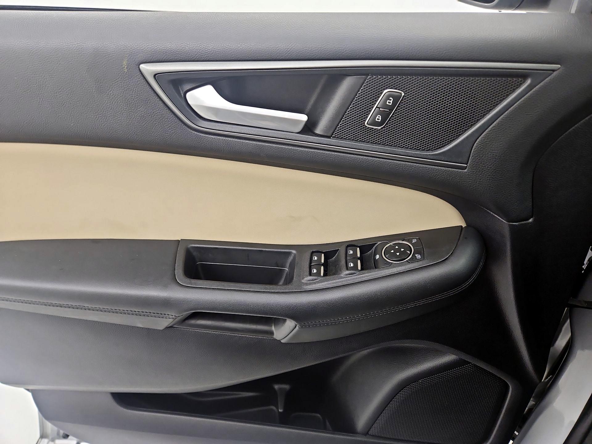 Thumbnail: 2021 Ford Edge - 12