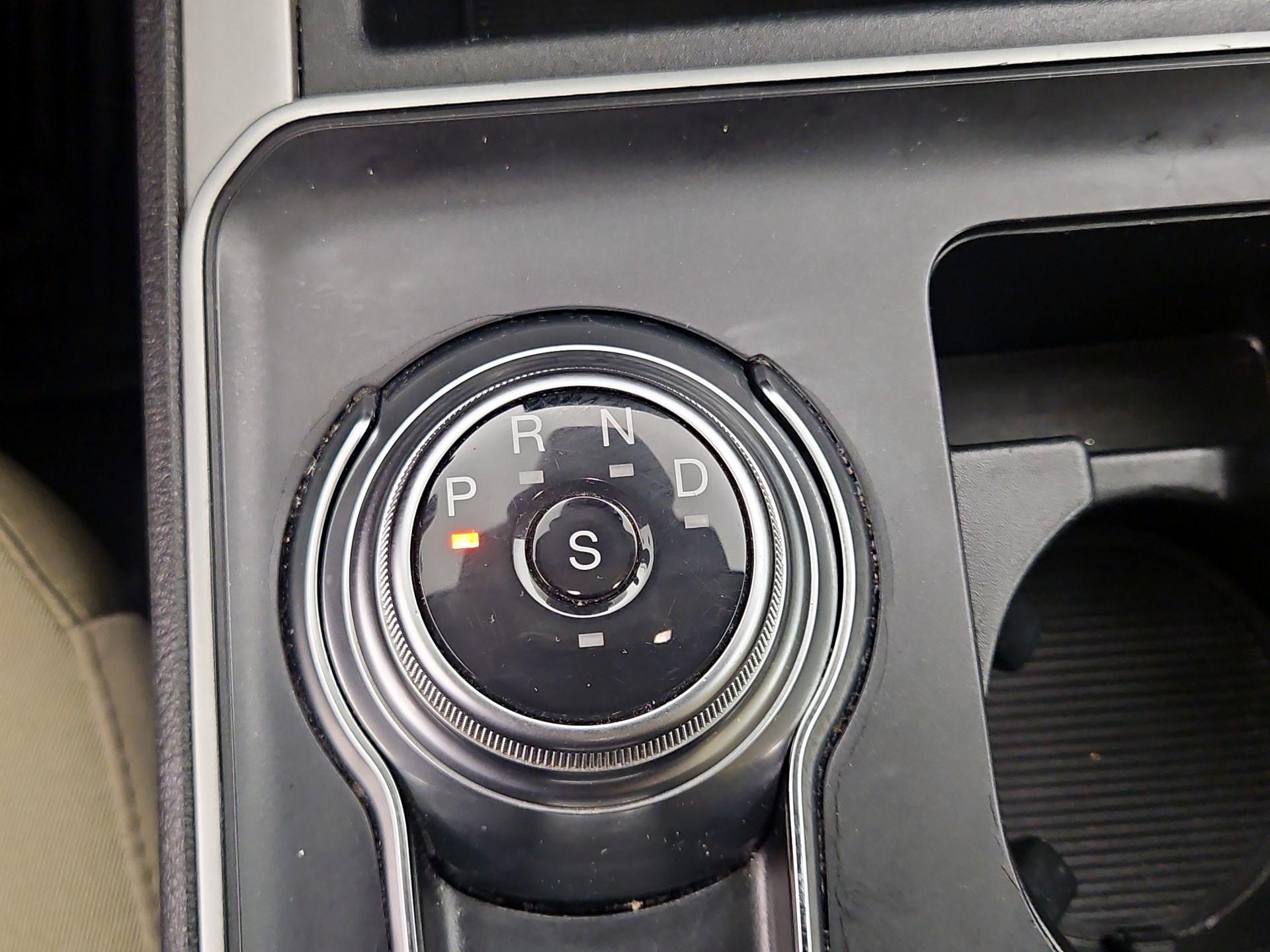 Thumbnail: 2021 Ford Edge - 17
