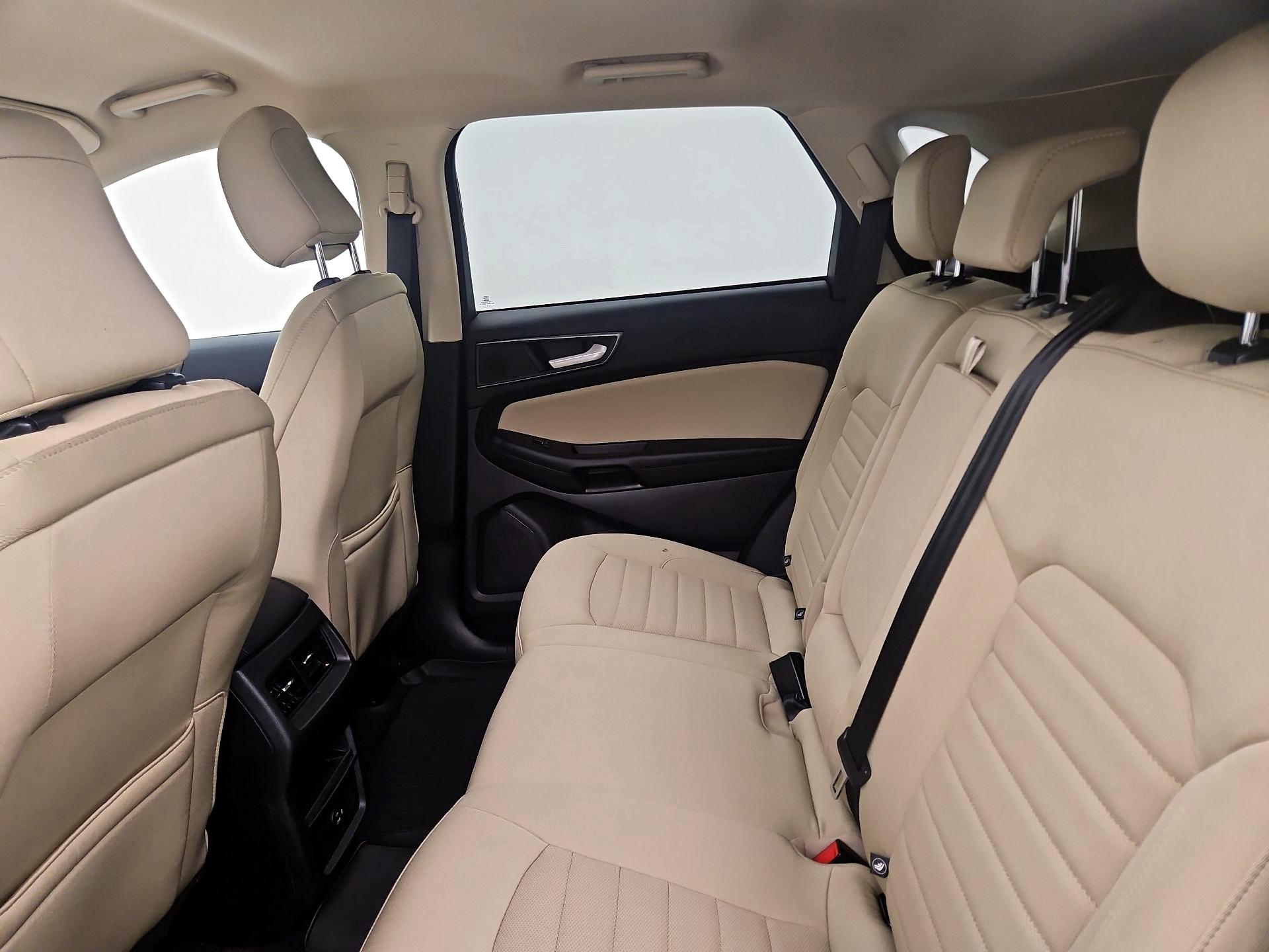 Thumbnail: 2021 Ford Edge - 19