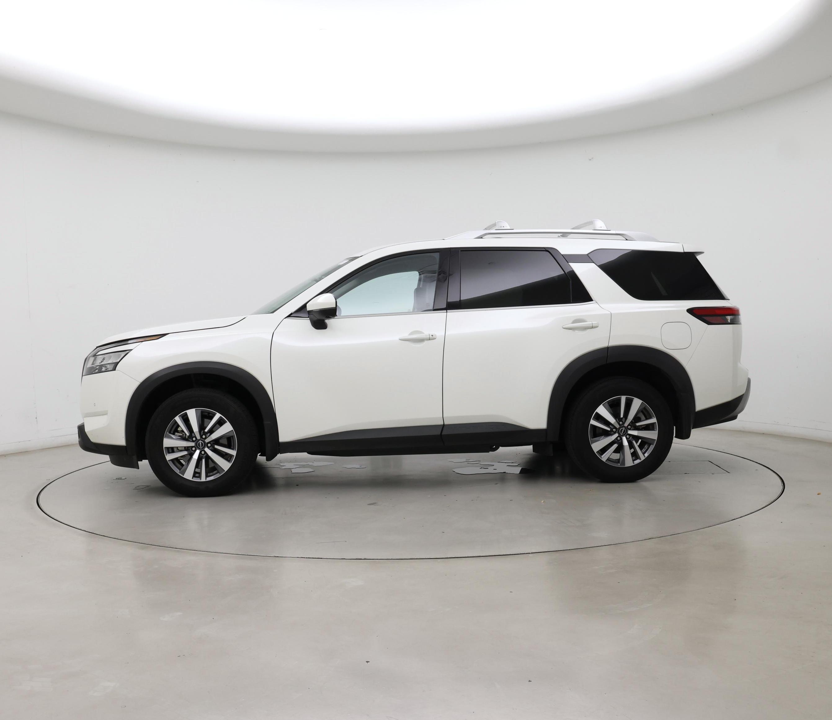 Thumbnail: 2024 Nissan Pathfinder - 3