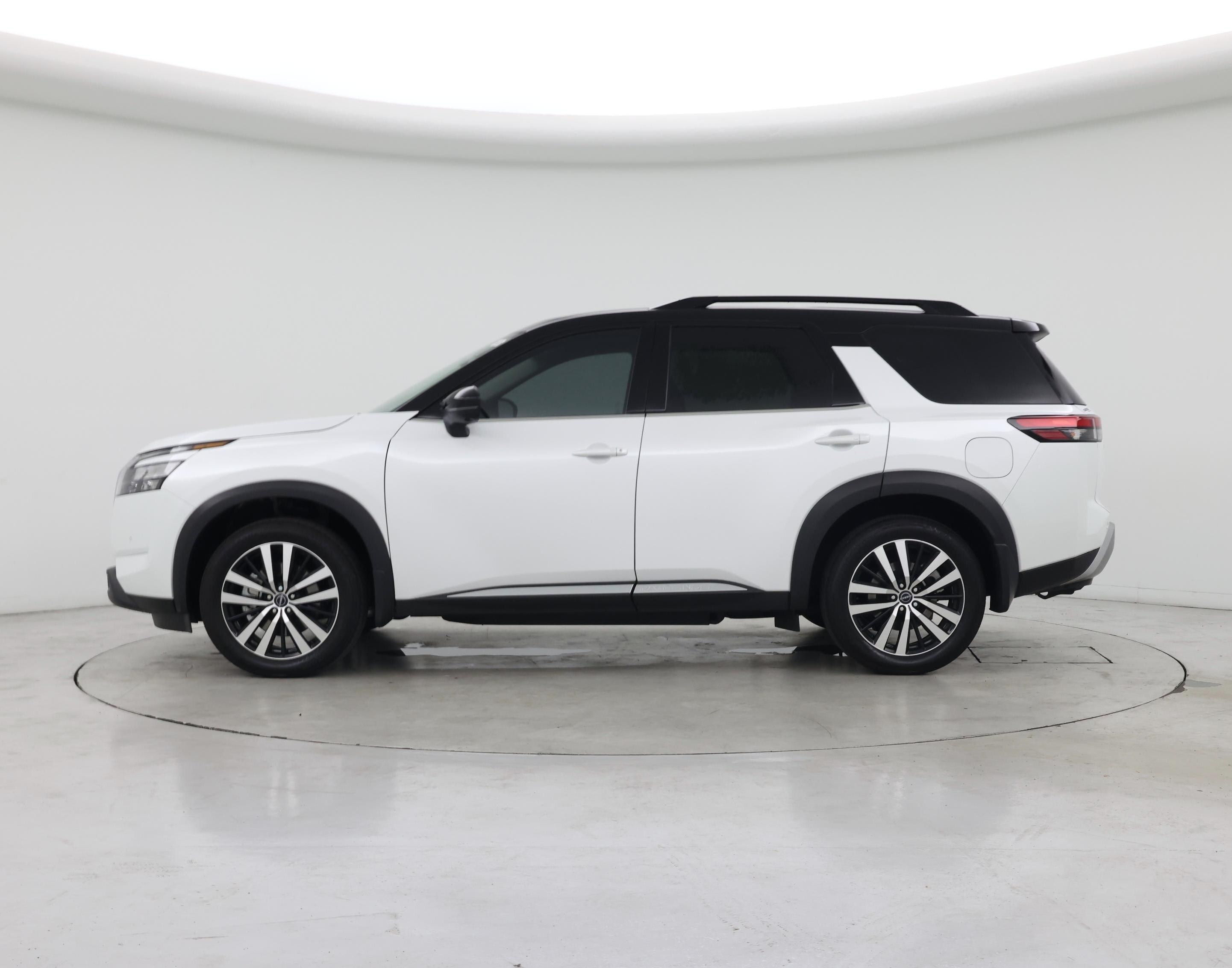 Thumbnail: 2025 Nissan Pathfinder - 3
