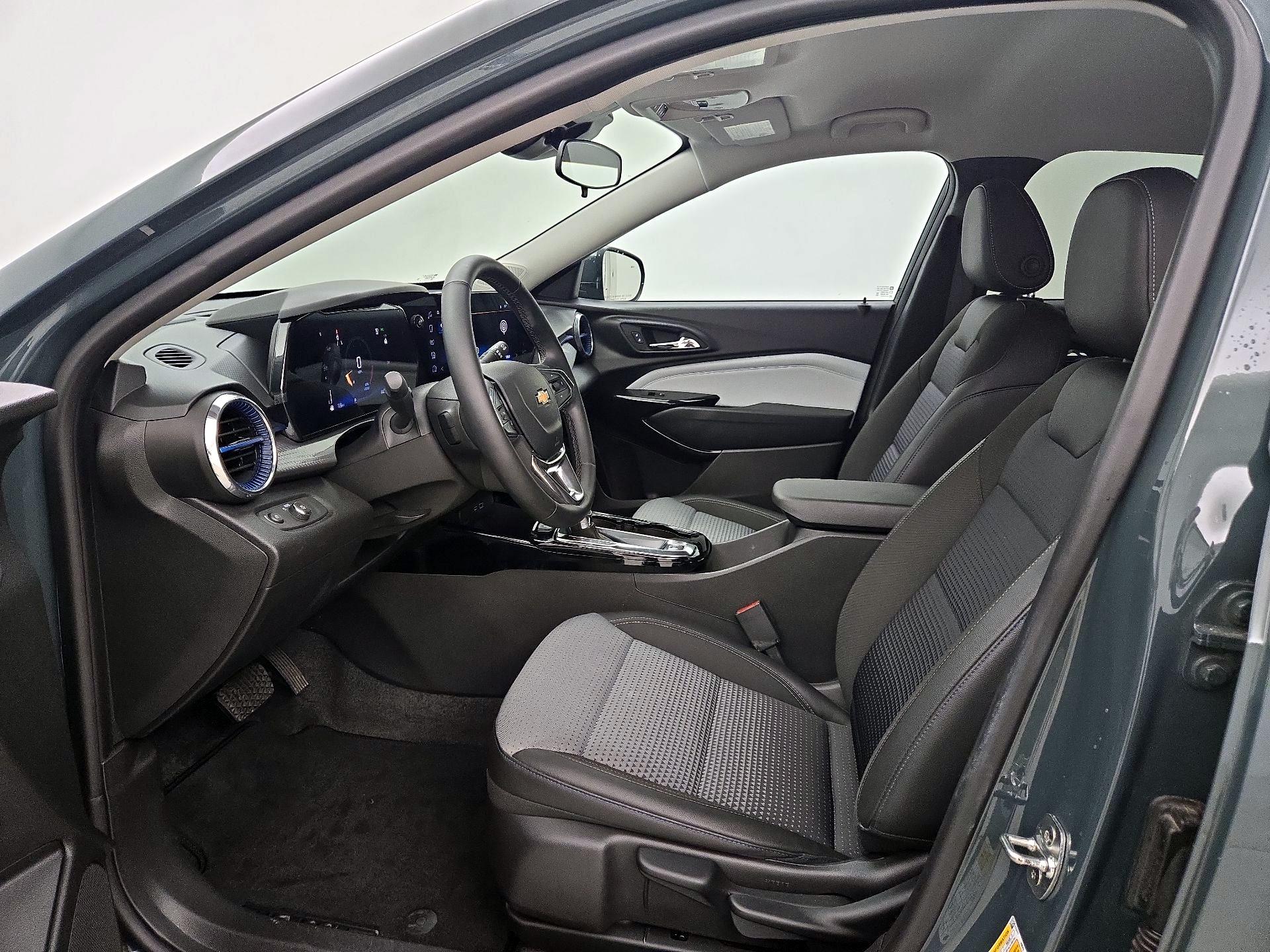 Thumbnail: 2025 Chevrolet Trax - 11