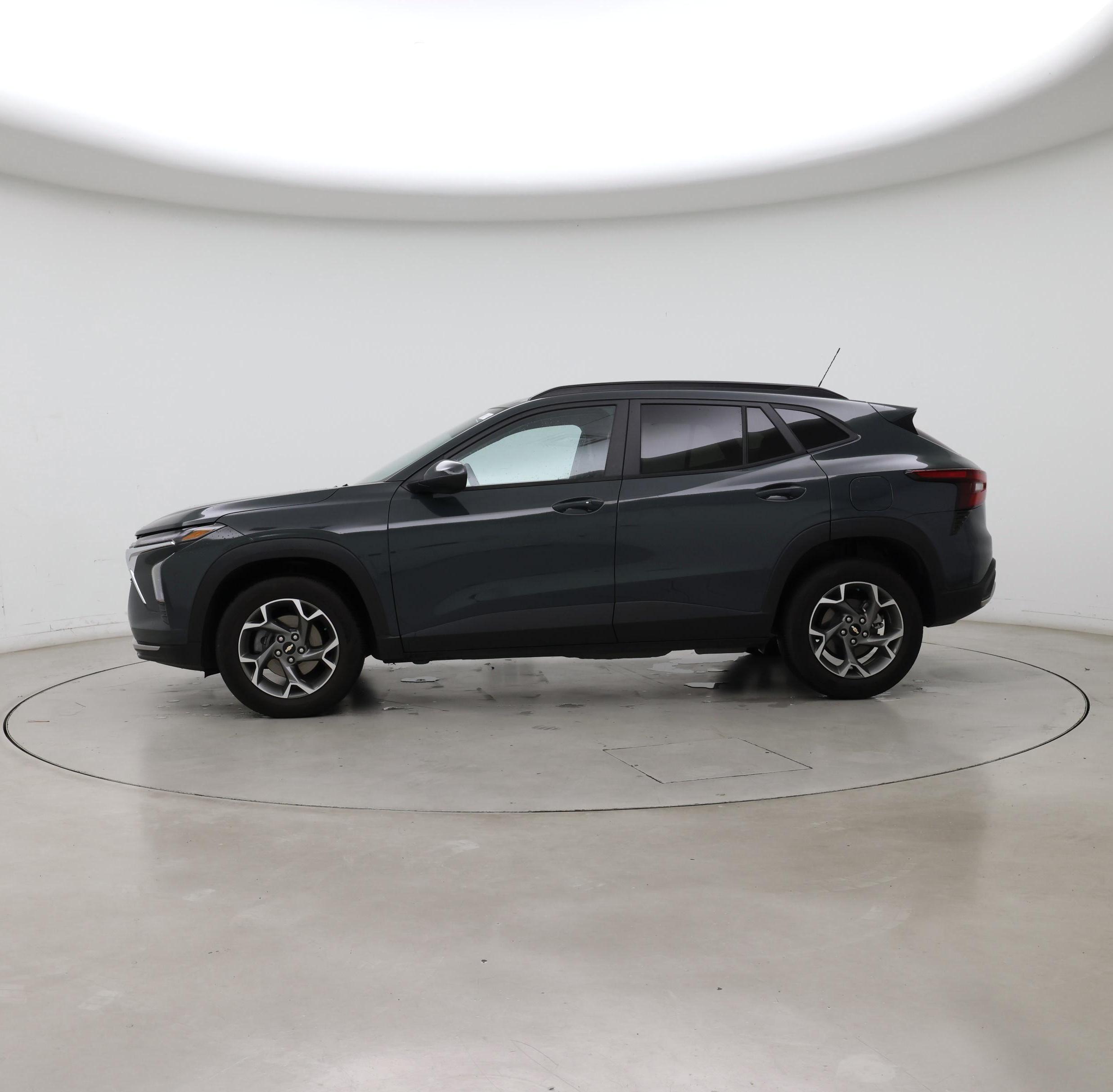 Thumbnail: 2025 Chevrolet Trax - 3