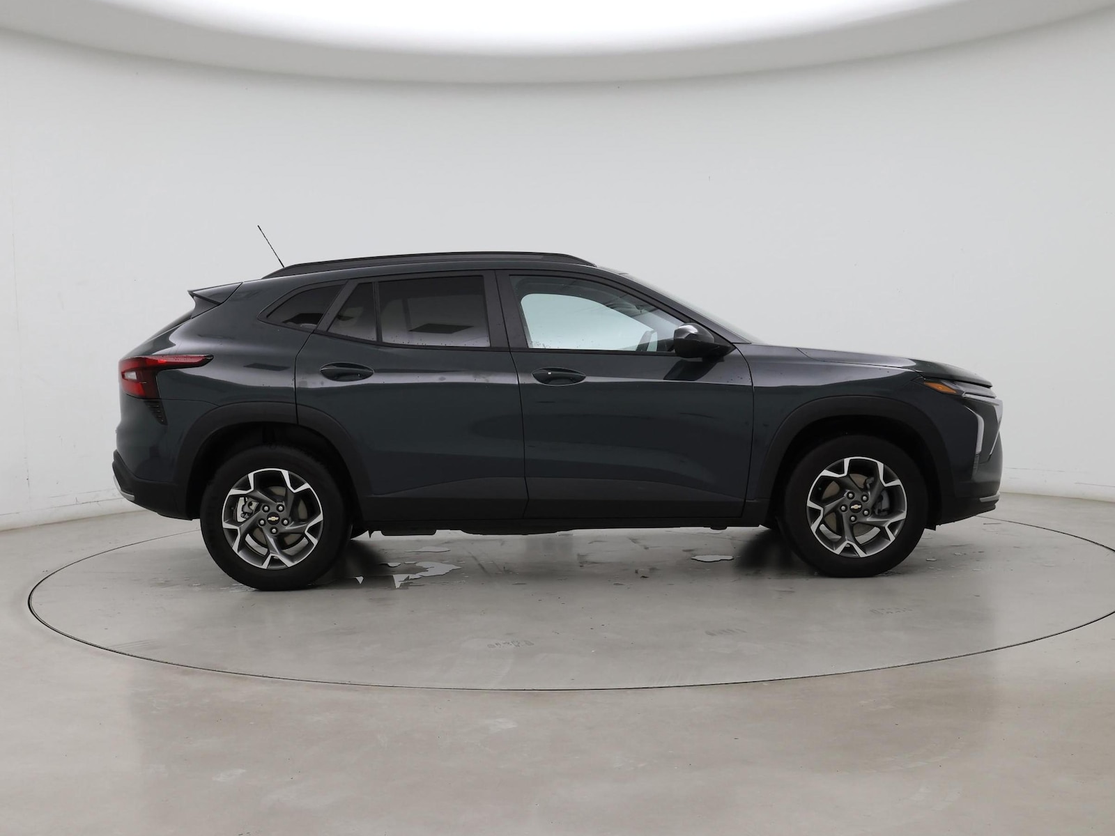 2025 Chevrolet Trax LT - Photo 8