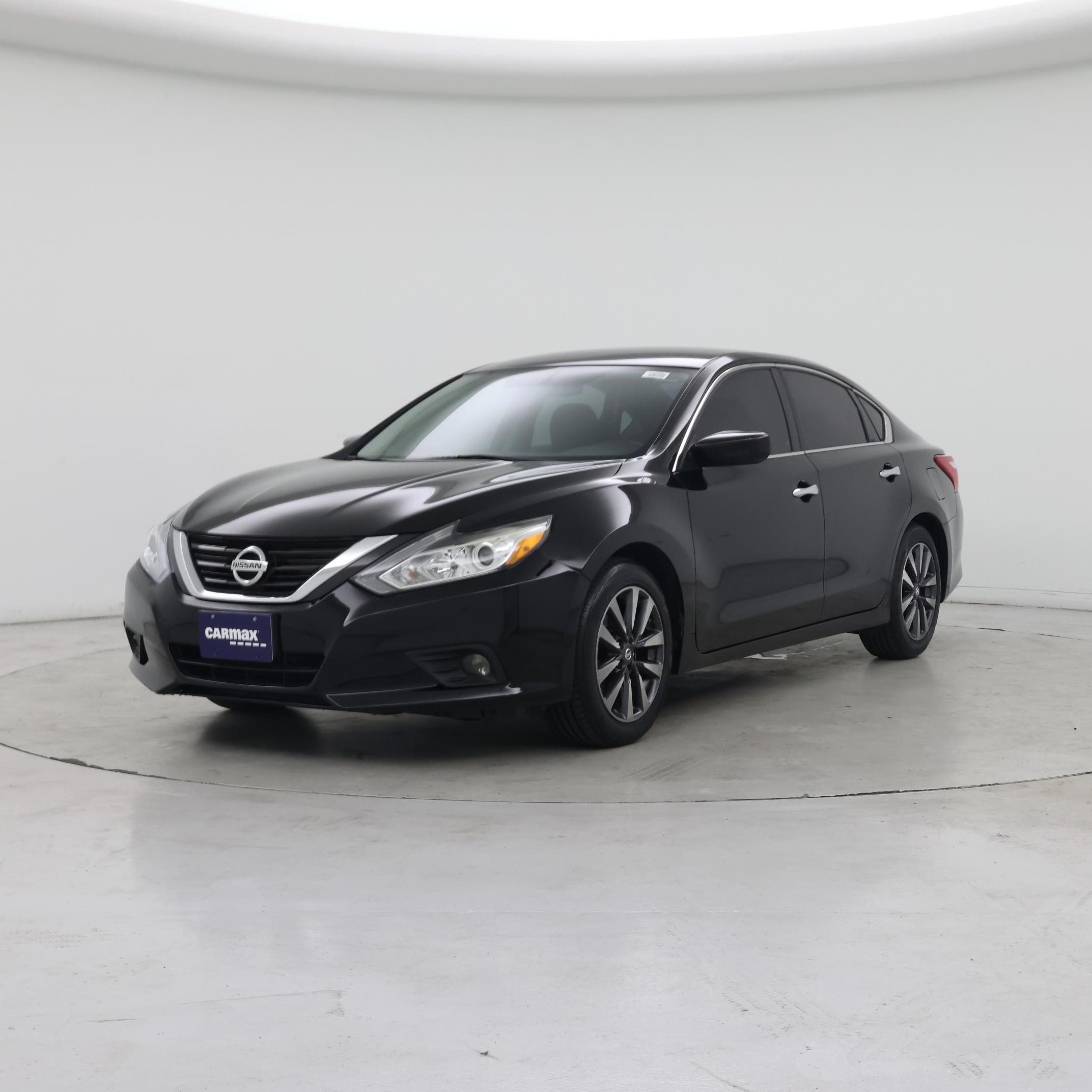 Thumbnail: 2017 Nissan Altima - 4