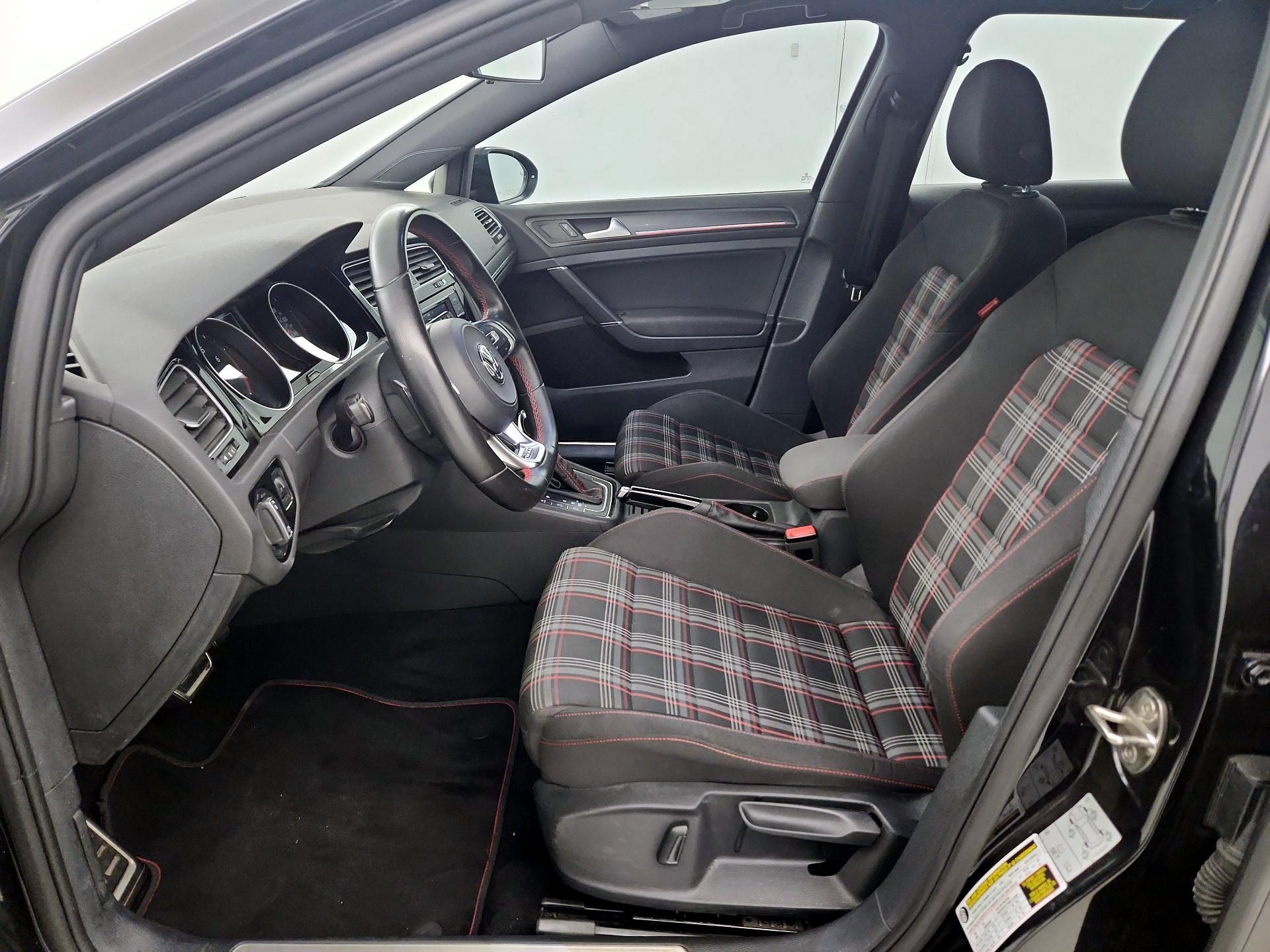 Thumbnail: 2019 Volkswagen Golf - 9
