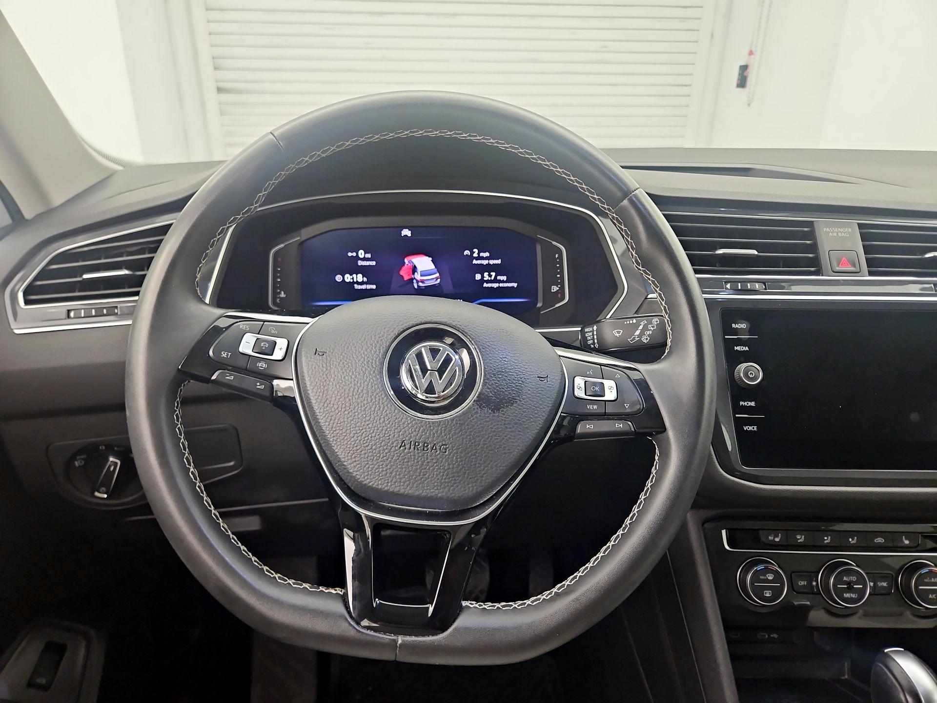 Thumbnail: 2021 Volkswagen Tiguan - 10