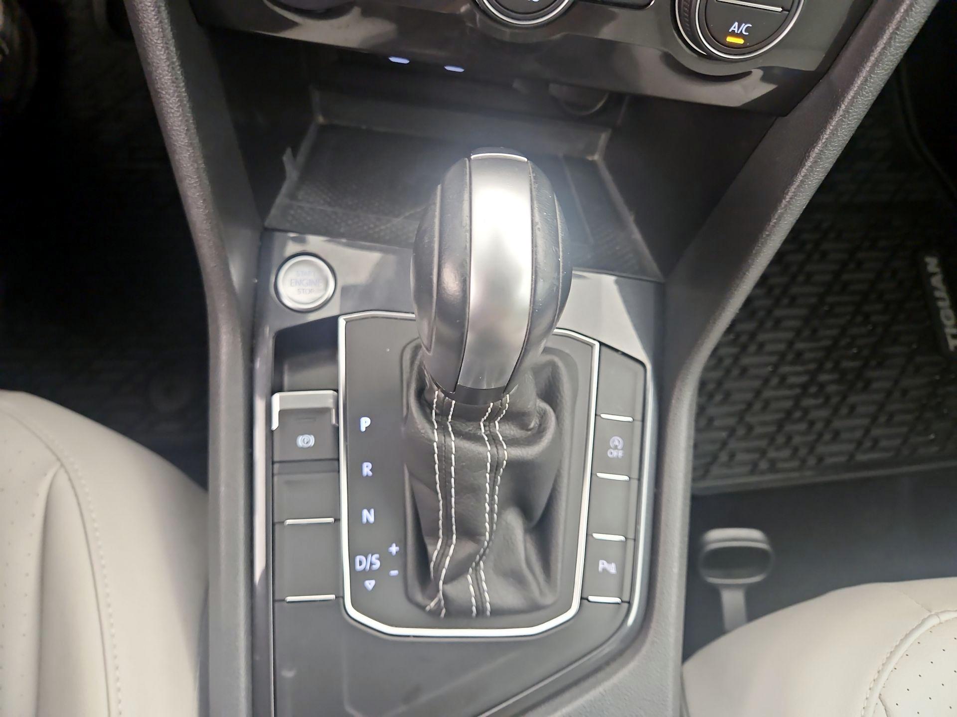 Thumbnail: 2021 Volkswagen Tiguan - 18