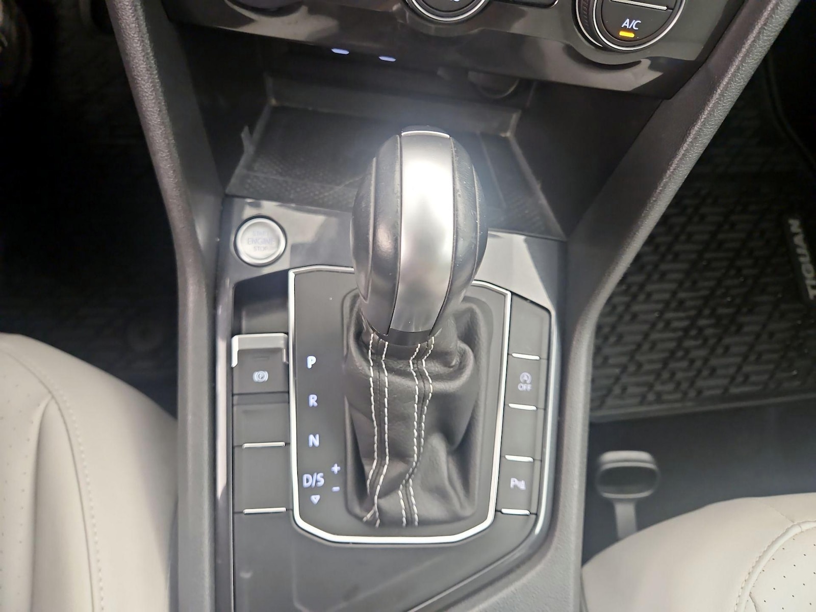 2021 Volkswagen Tiguan SEL - Photo 19