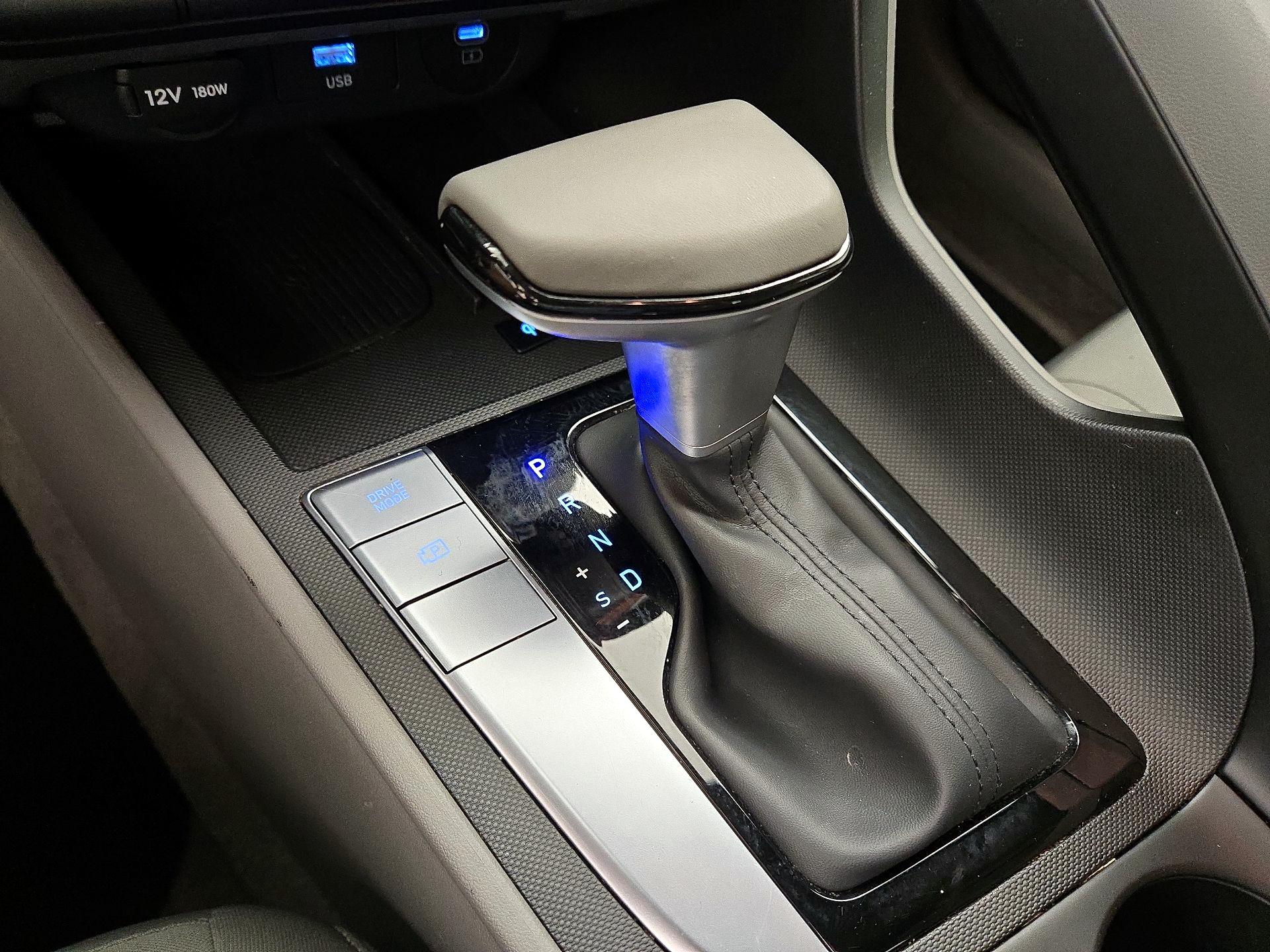 Thumbnail: 2025 Hyundai Elantra - 17