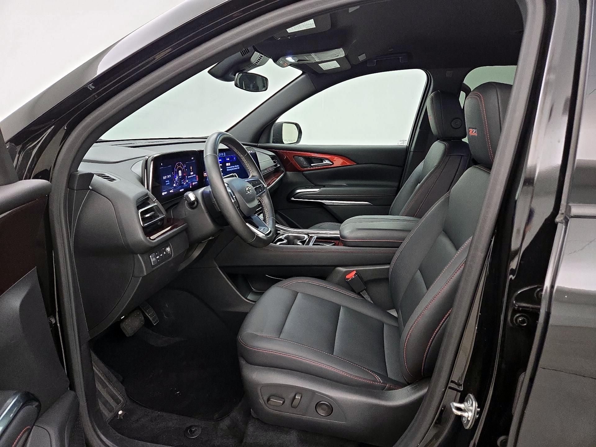 Thumbnail: 2024 Chevrolet Traverse - 11