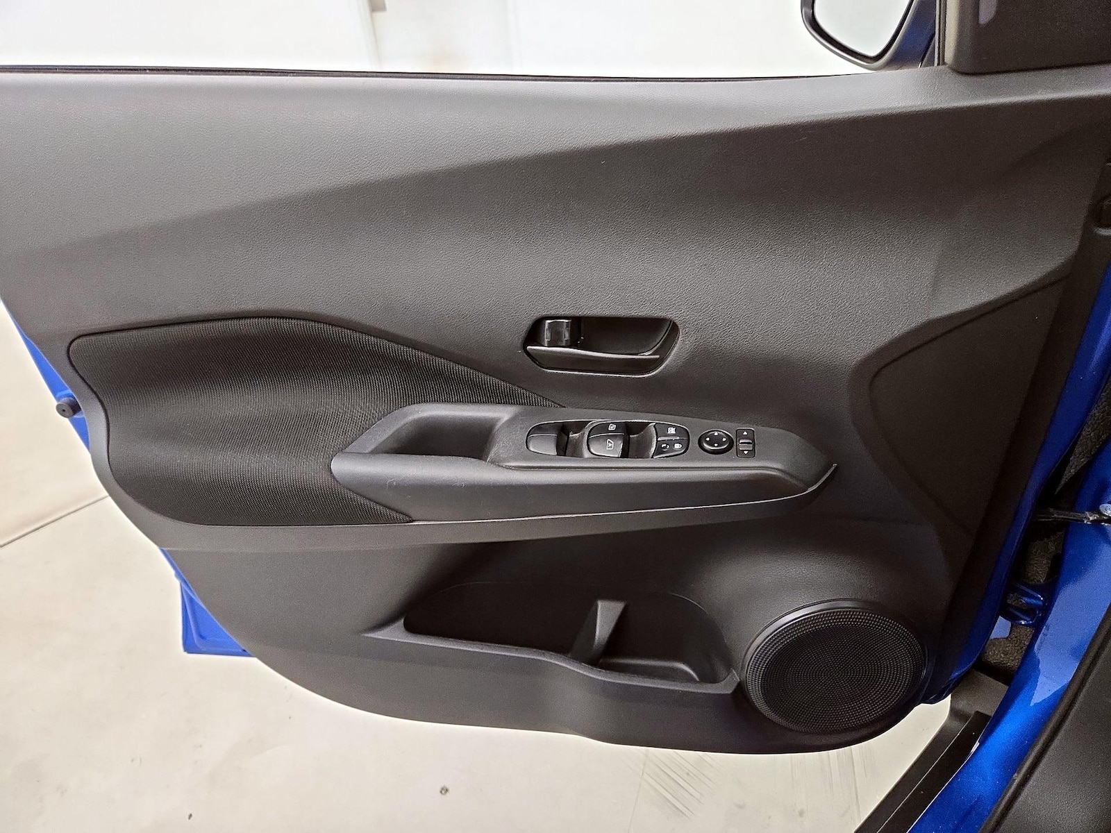 2025 Nissan KICKS PLAY Base - Photo 13