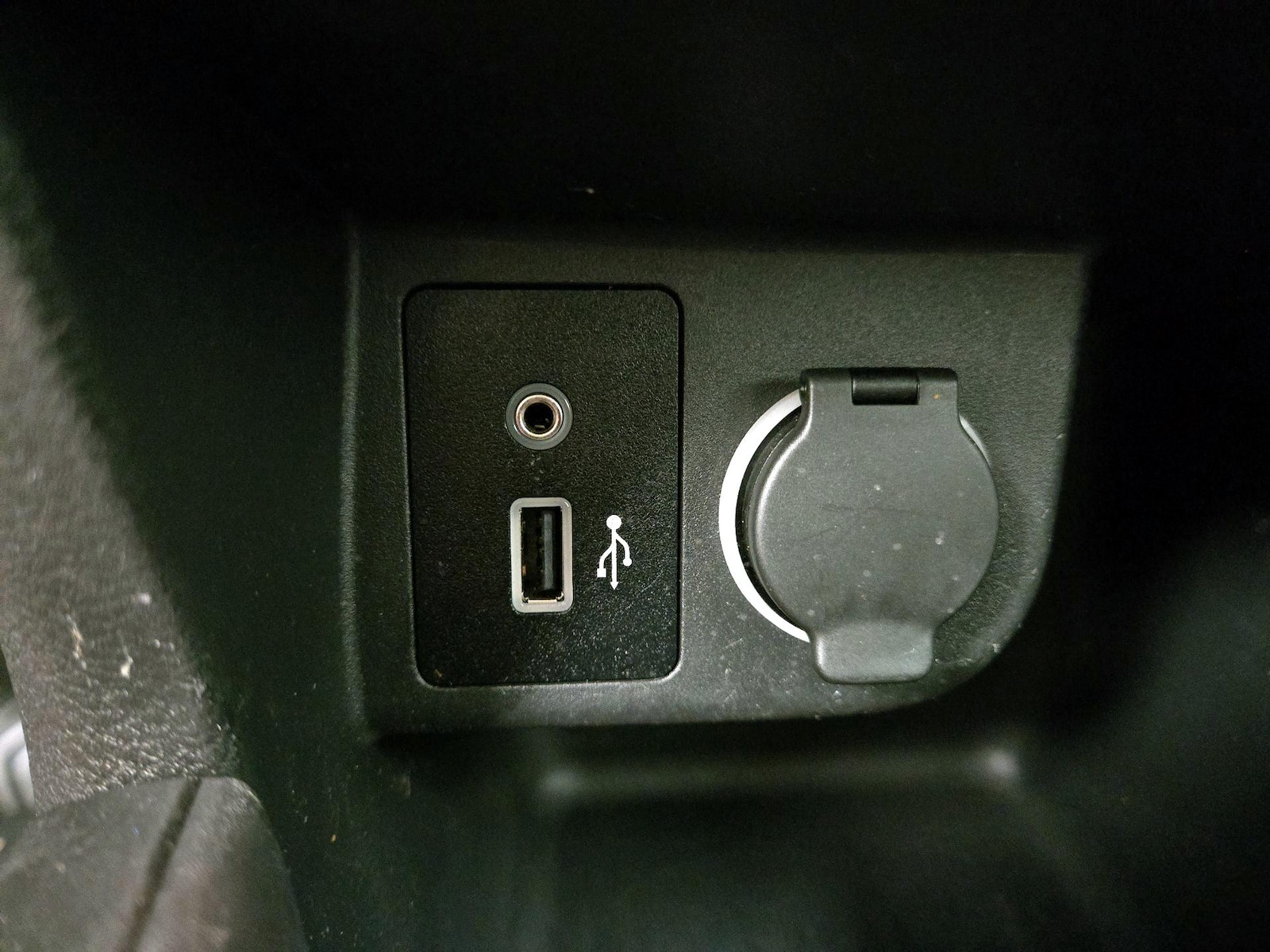 2025 Nissan KICKS PLAY Base - Photo 19