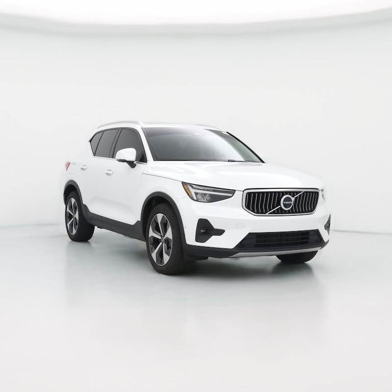 2023 Volvo XC40 B5 Plus Bright Theme