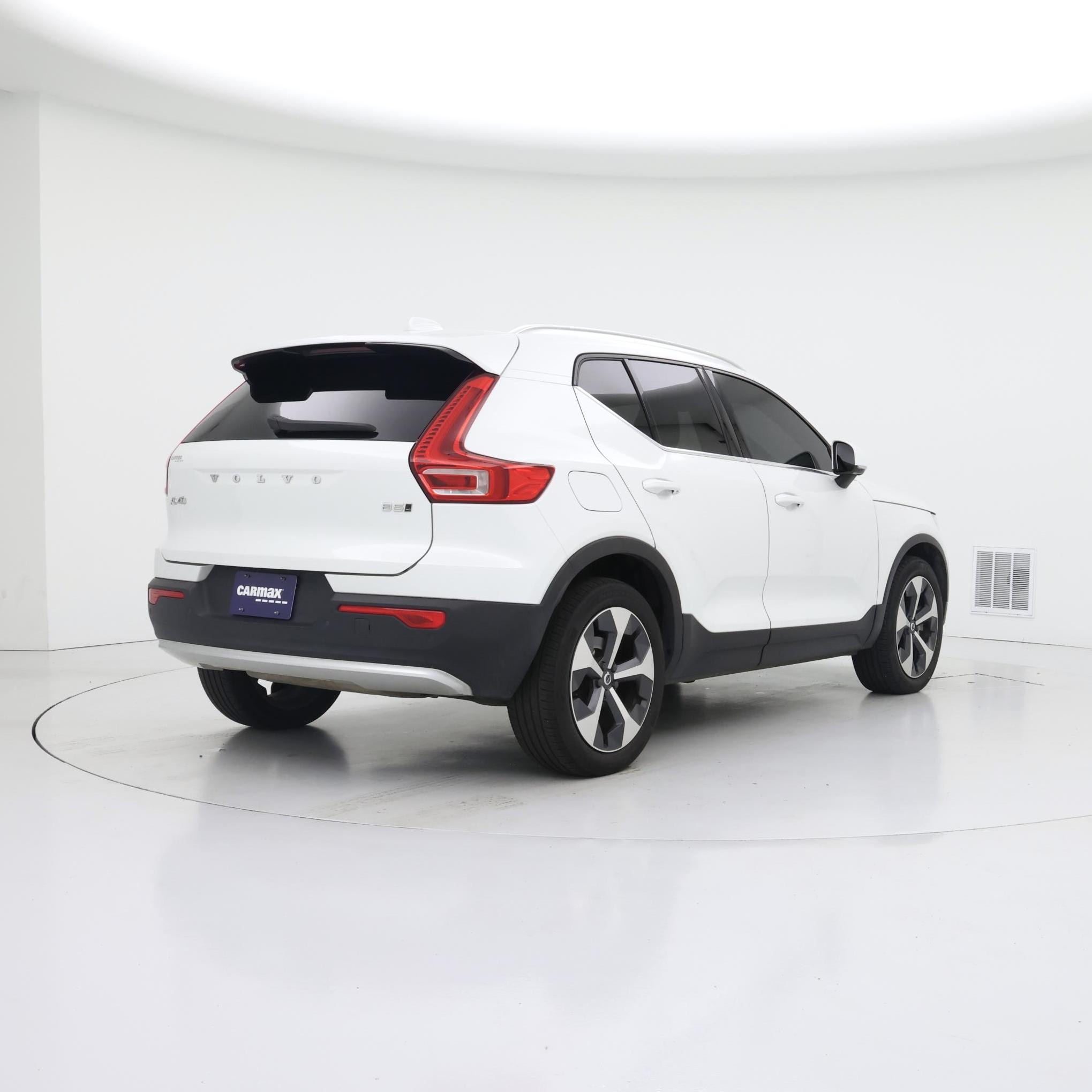 Thumbnail: 2023 Volvo XC40 - 8