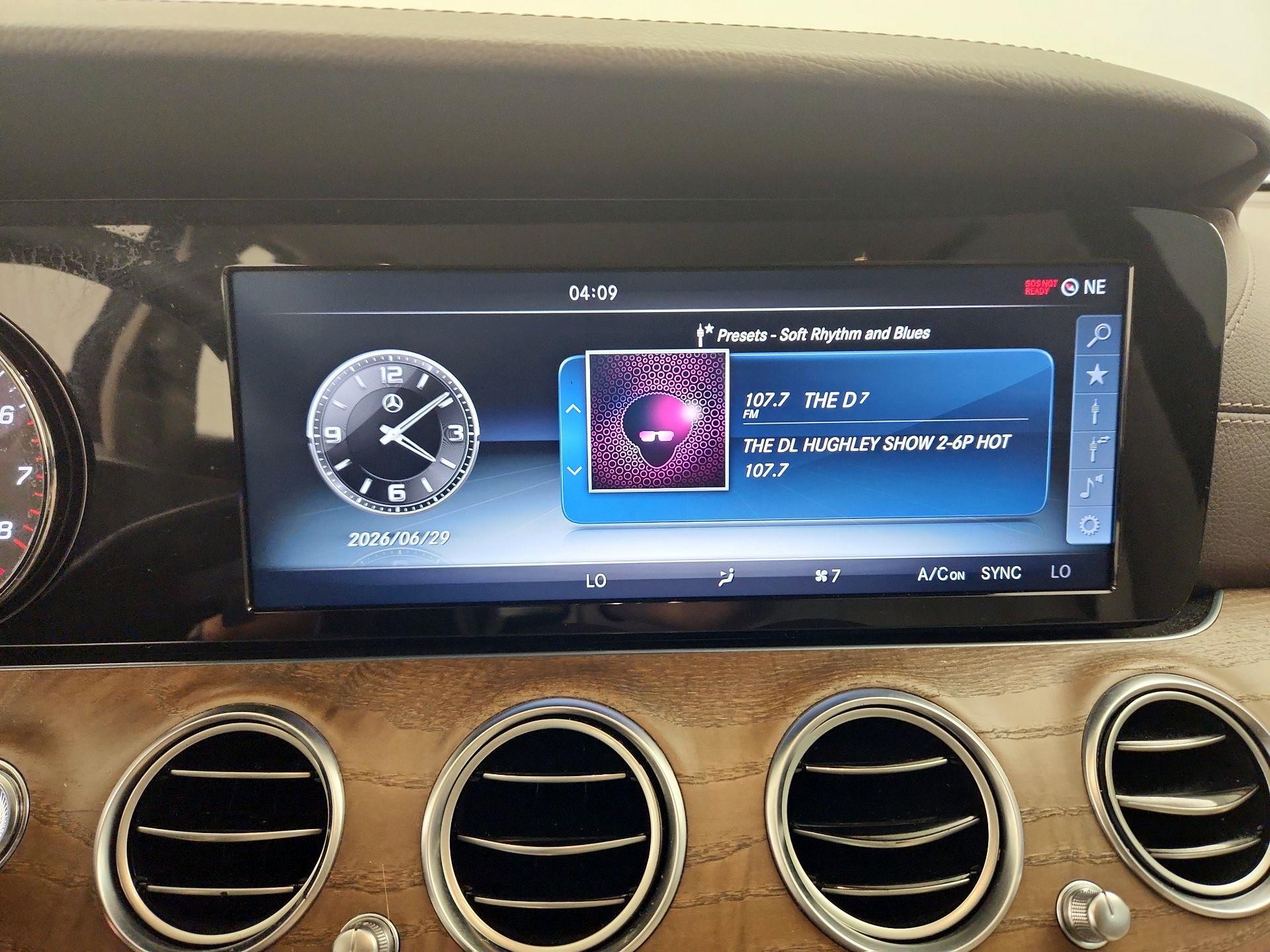 Thumbnail: 2017 Mercedes-Benz E-Class - 15