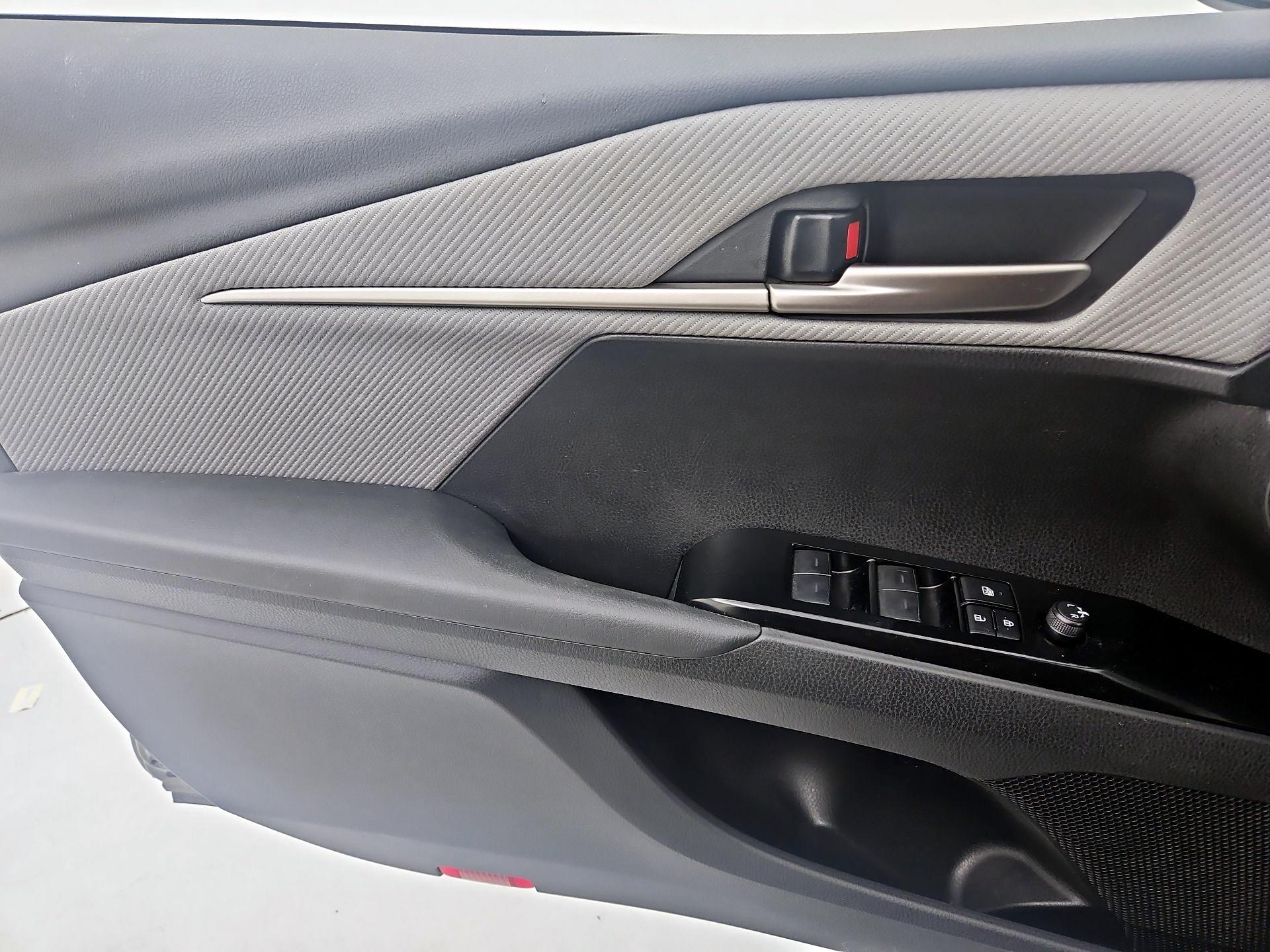 Thumbnail: 2025 Toyota Camry - 12