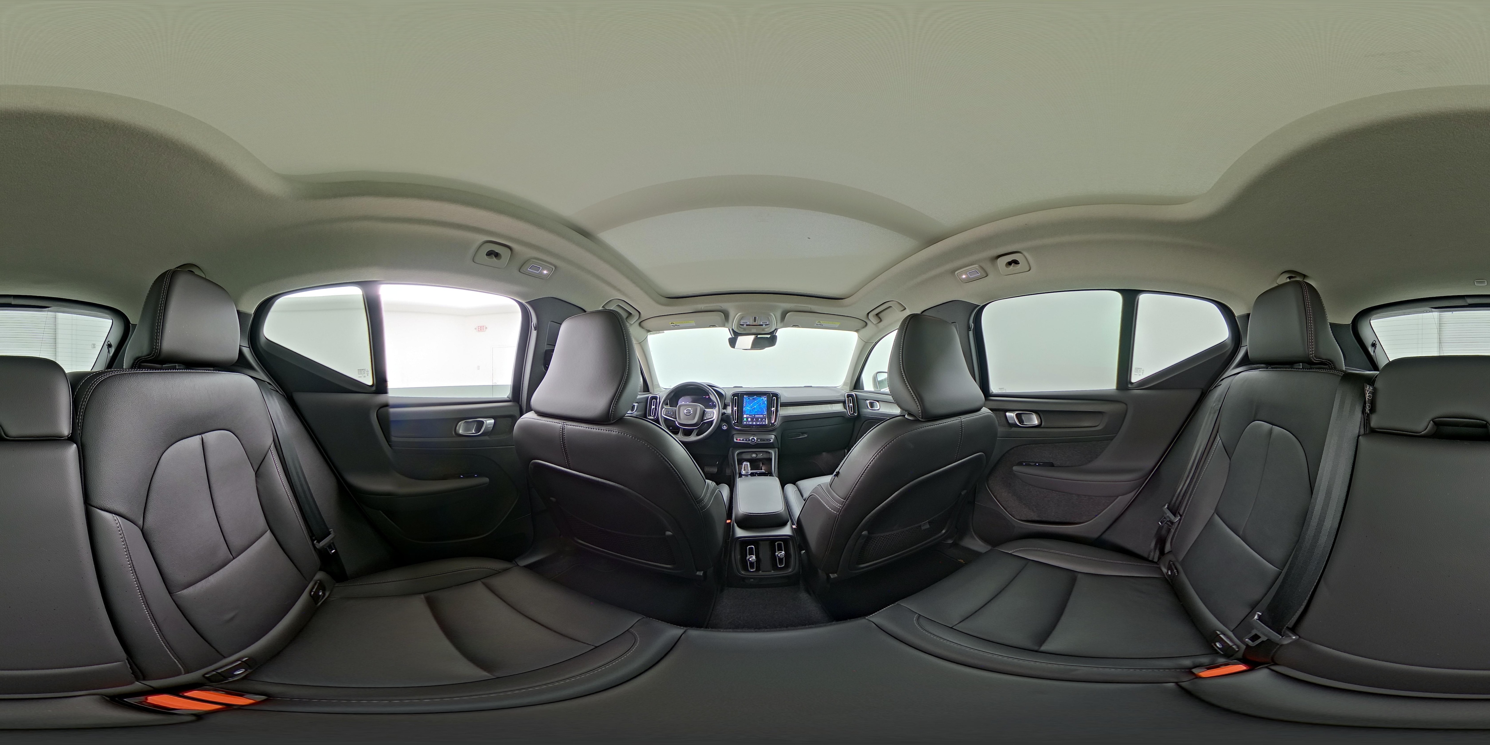 2025 Volvo XC40 Plus - Photo 28