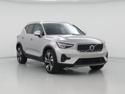 2025 Volvo XC40 B5 Plus Bright Theme