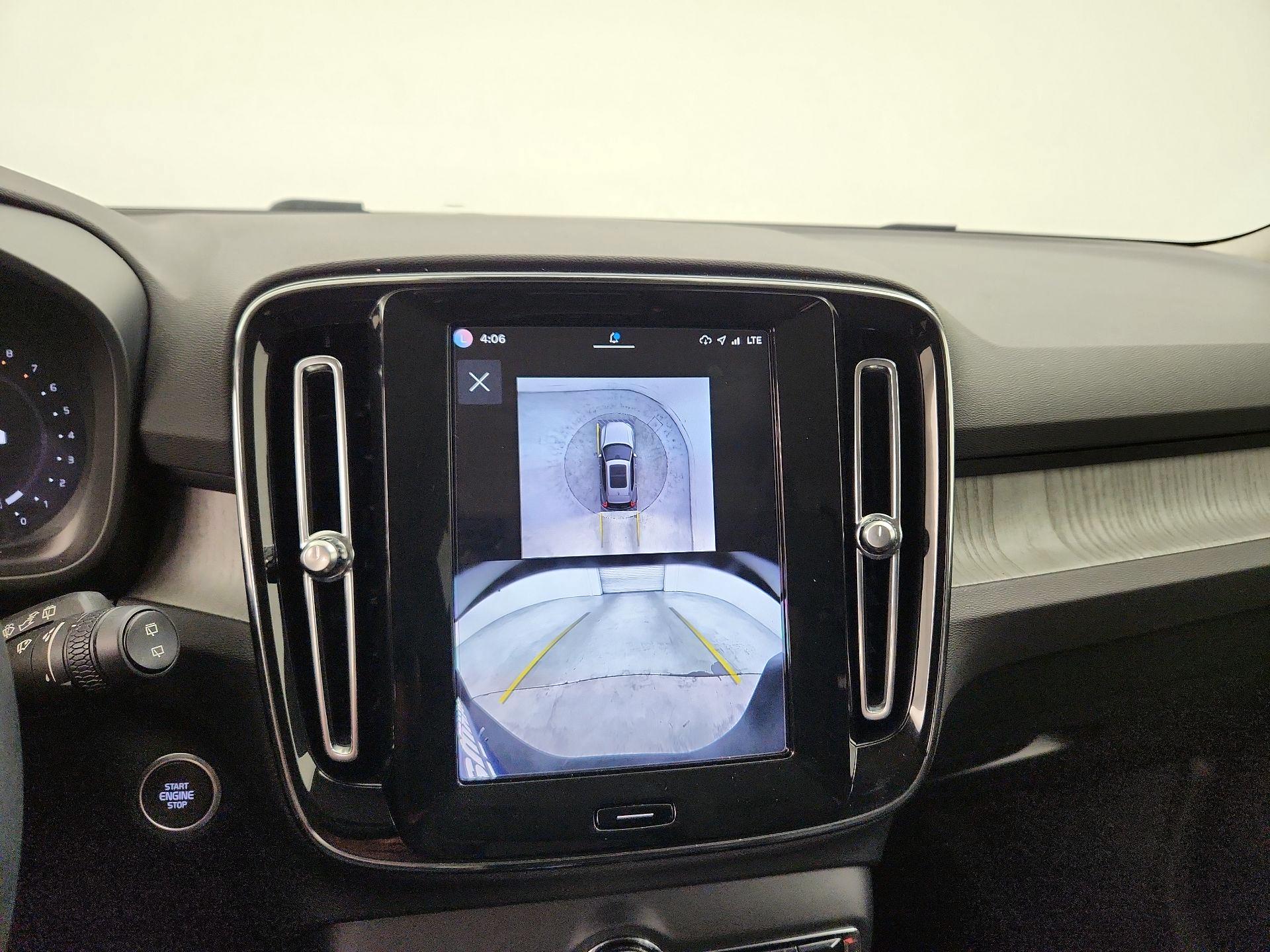 Thumbnail: 2025 Volvo XC40 - 15