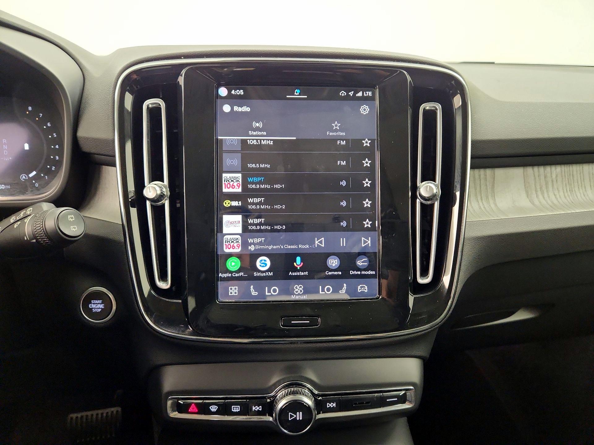 Thumbnail: 2025 Volvo XC40 - 16