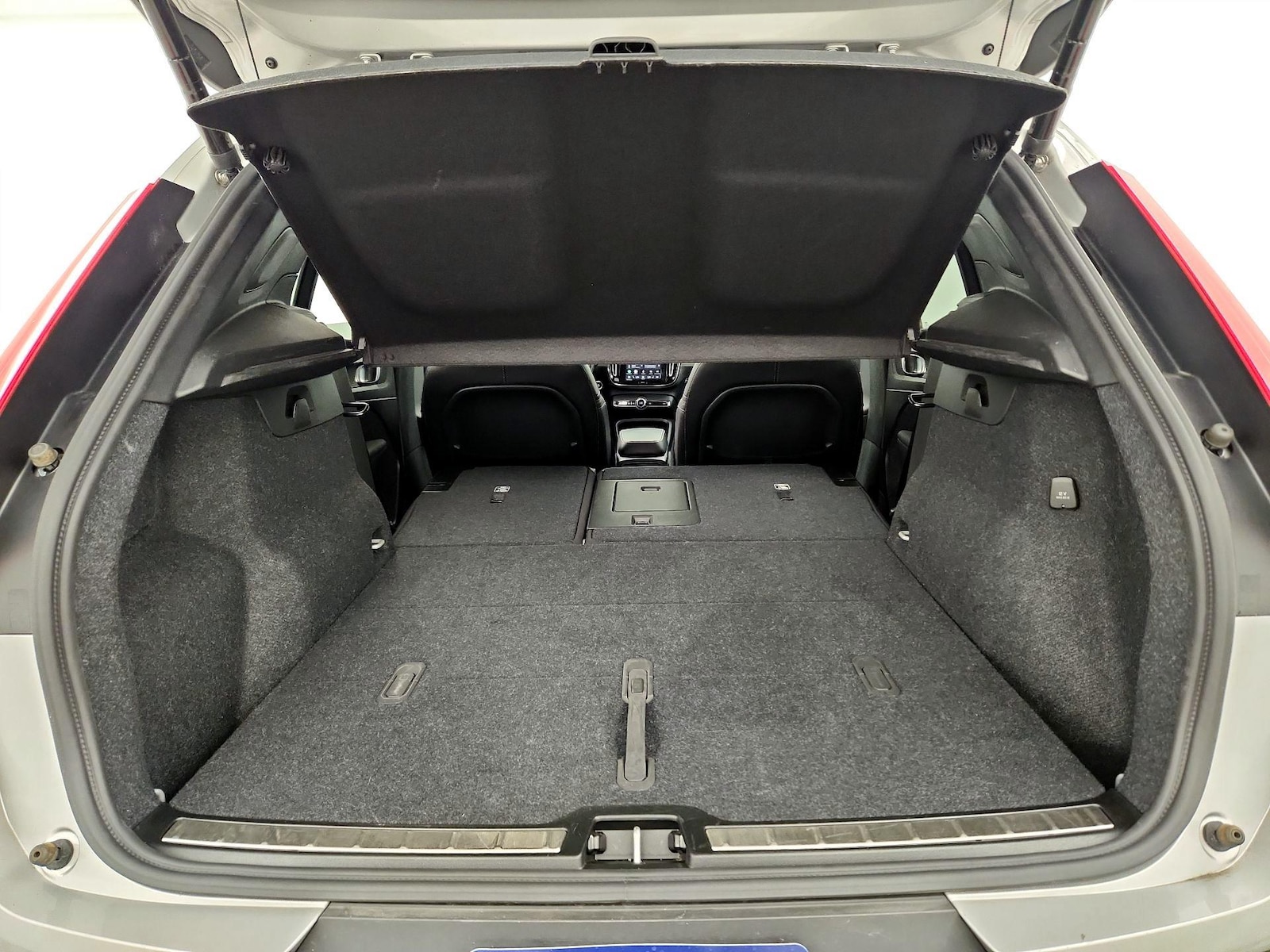 2025 Volvo XC40 Plus - Photo 24