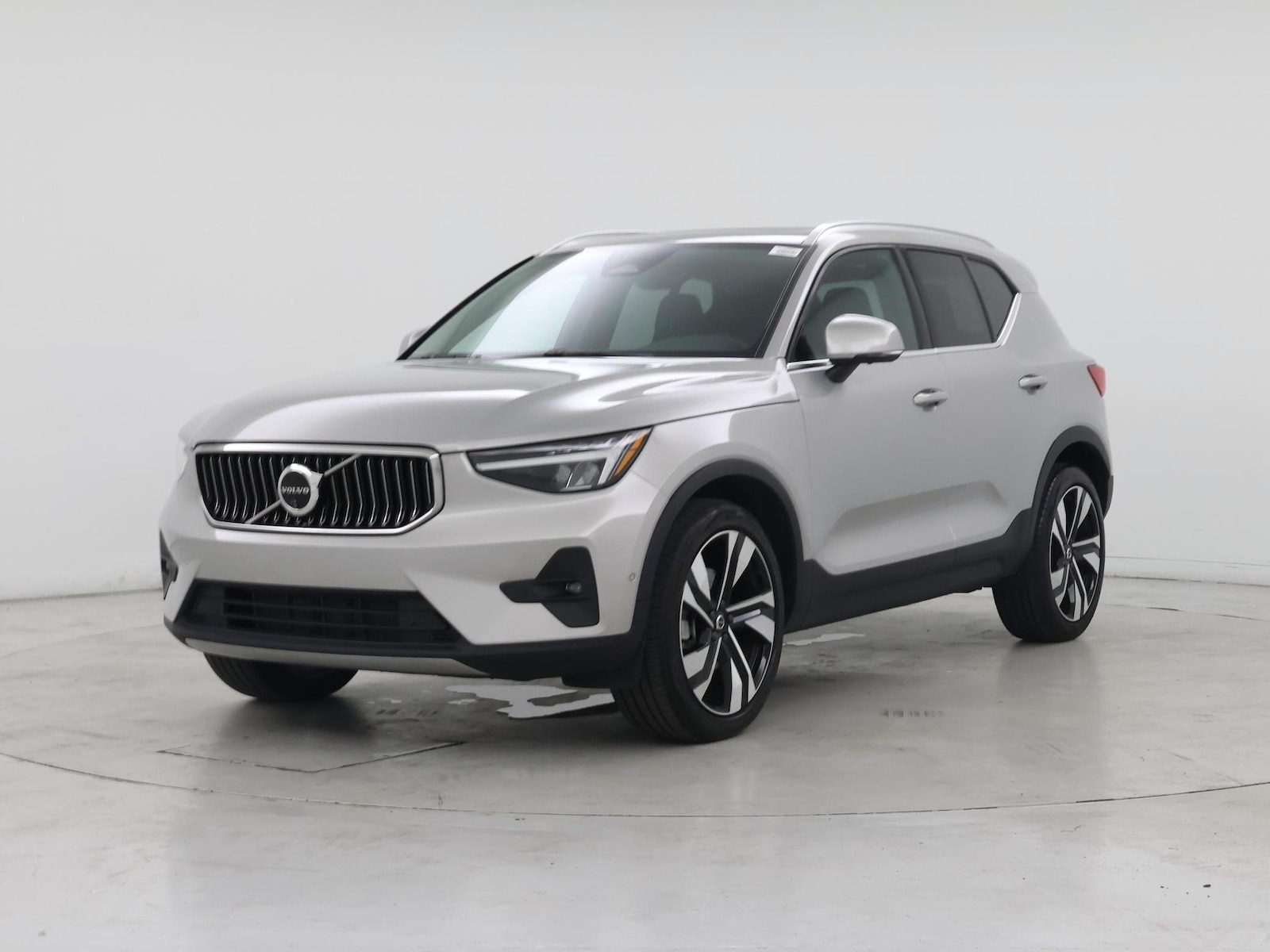 2025 Volvo XC40 Plus - Photo 5
