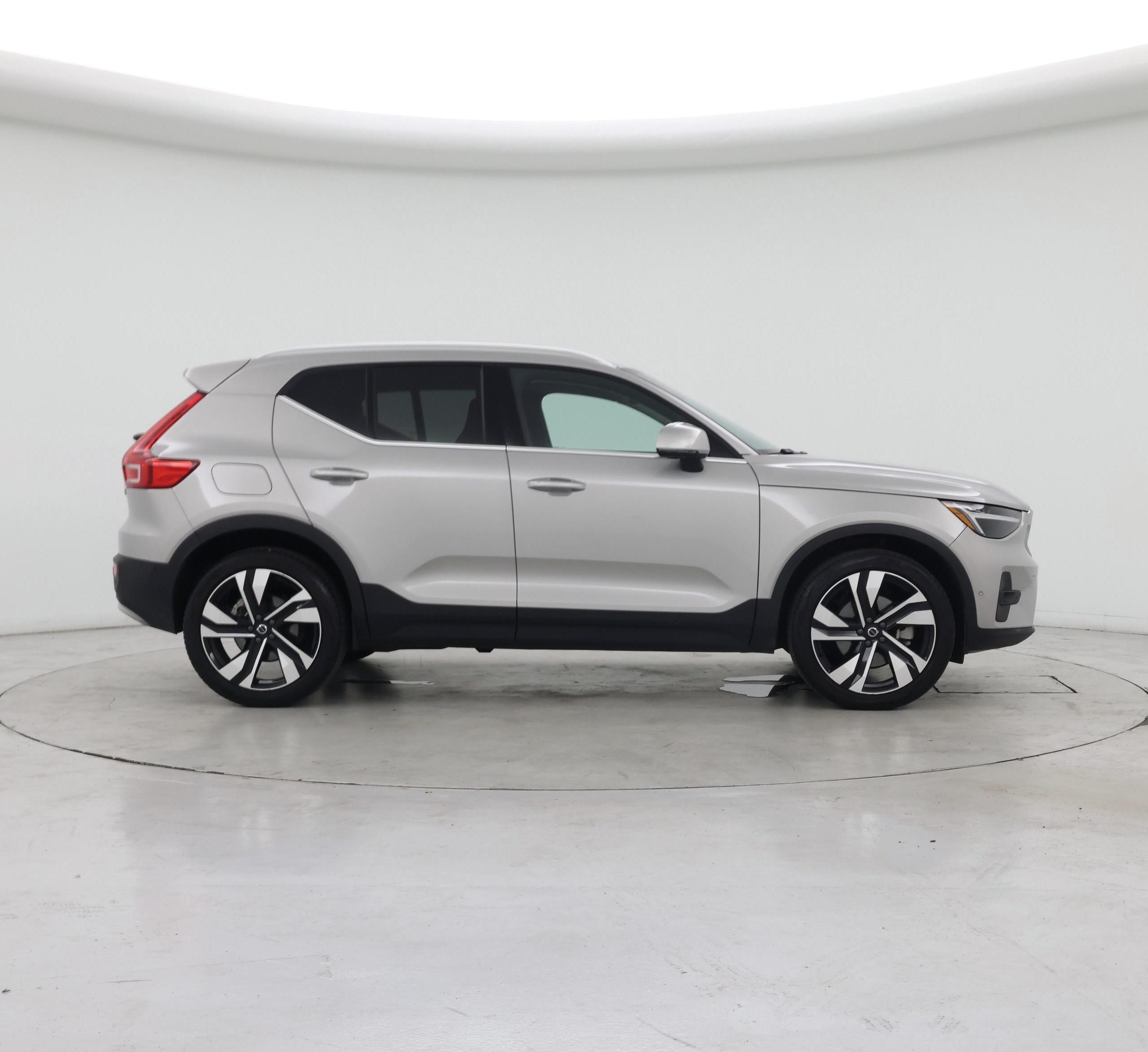 Thumbnail: 2025 Volvo XC40 - 7