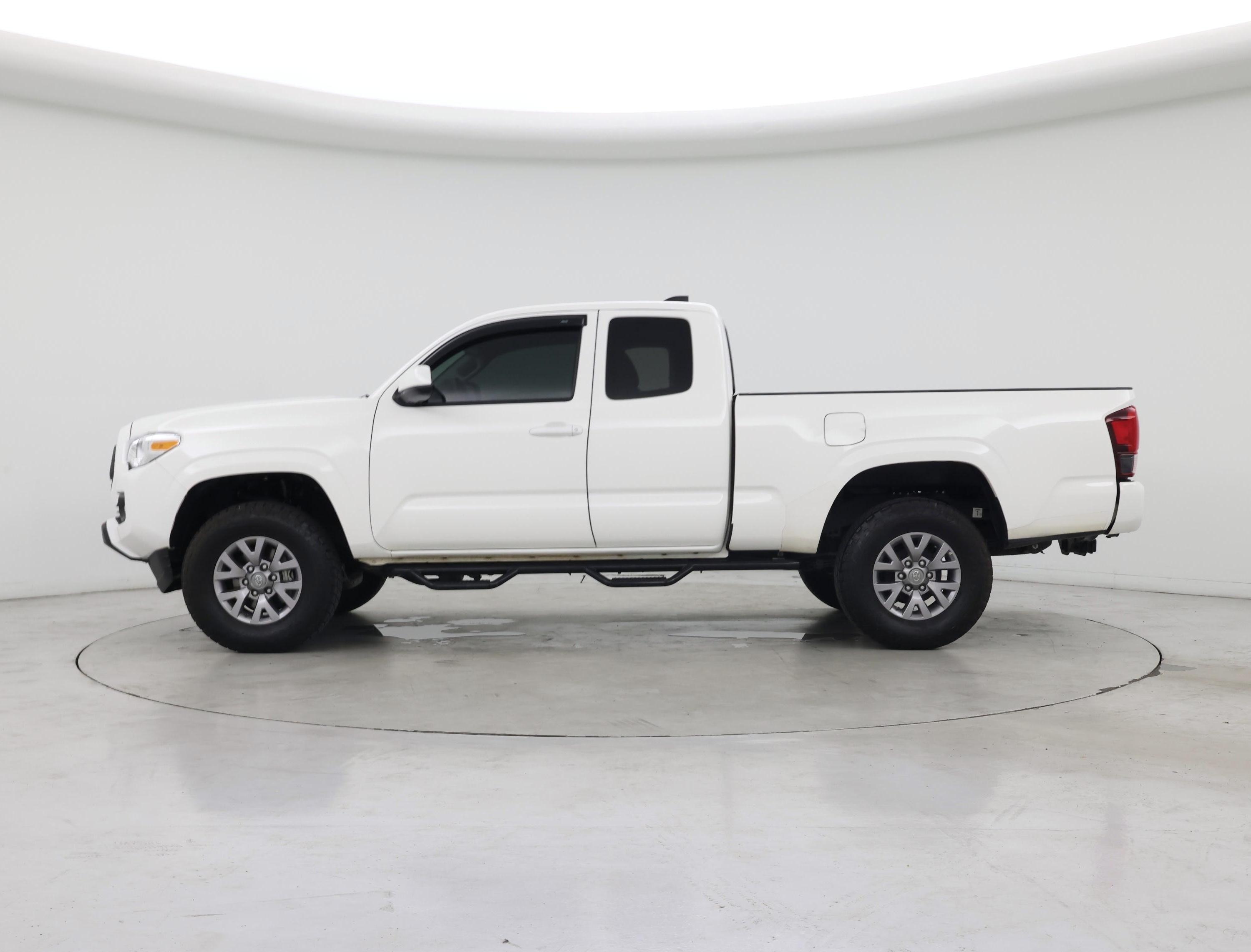 Thumbnail: 2021 Toyota Tacoma - 3