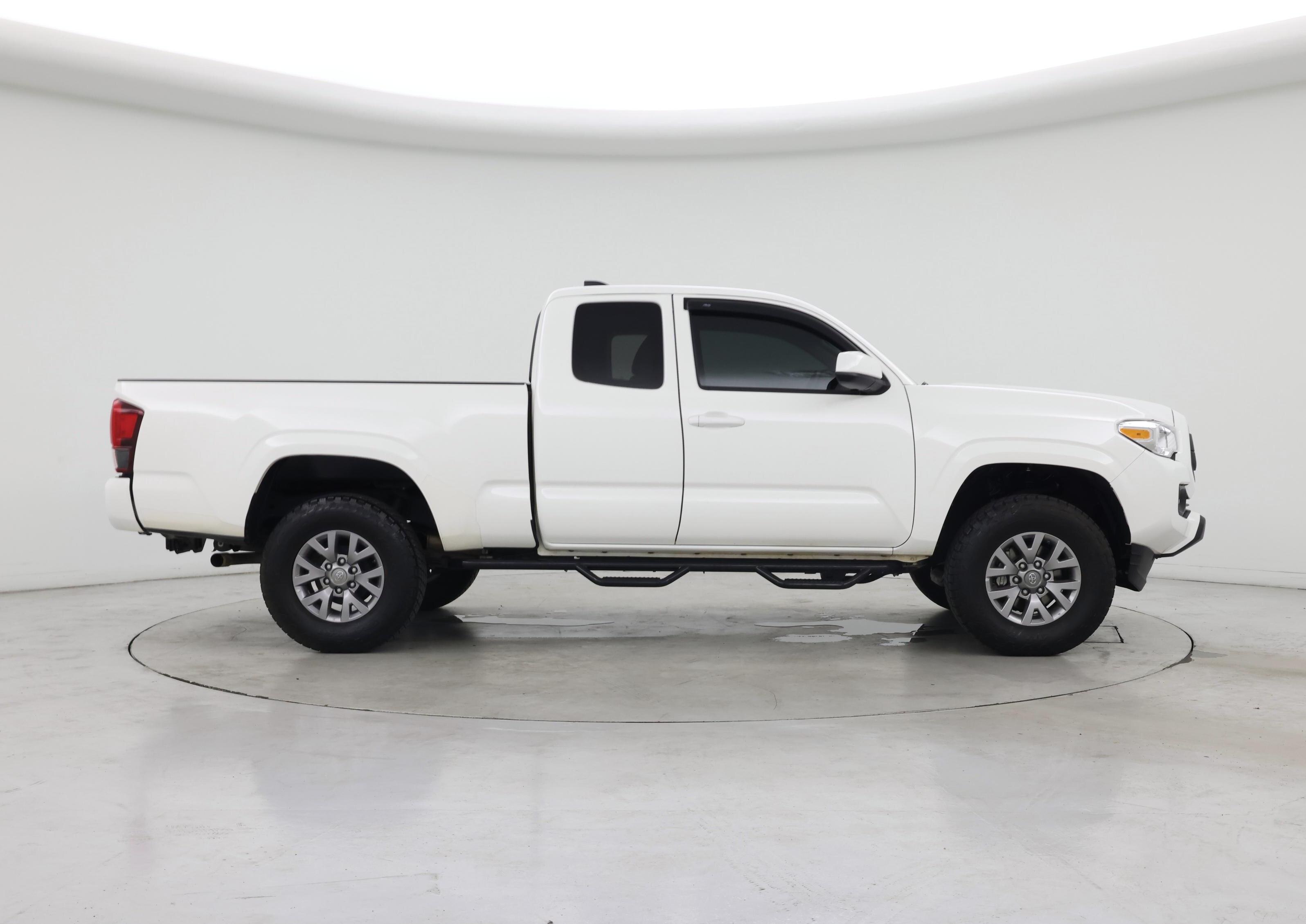Thumbnail: 2021 Toyota Tacoma - 7