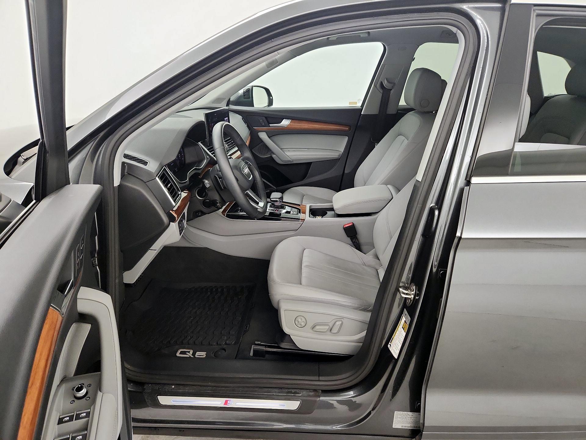 Thumbnail: 2023 Audi Q5 - 11