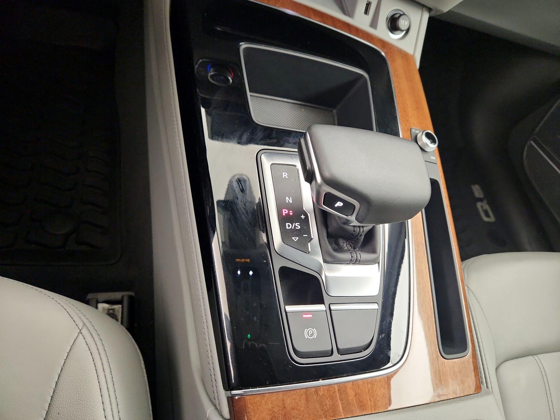 Thumbnail: 2023 Audi Q5 - 17