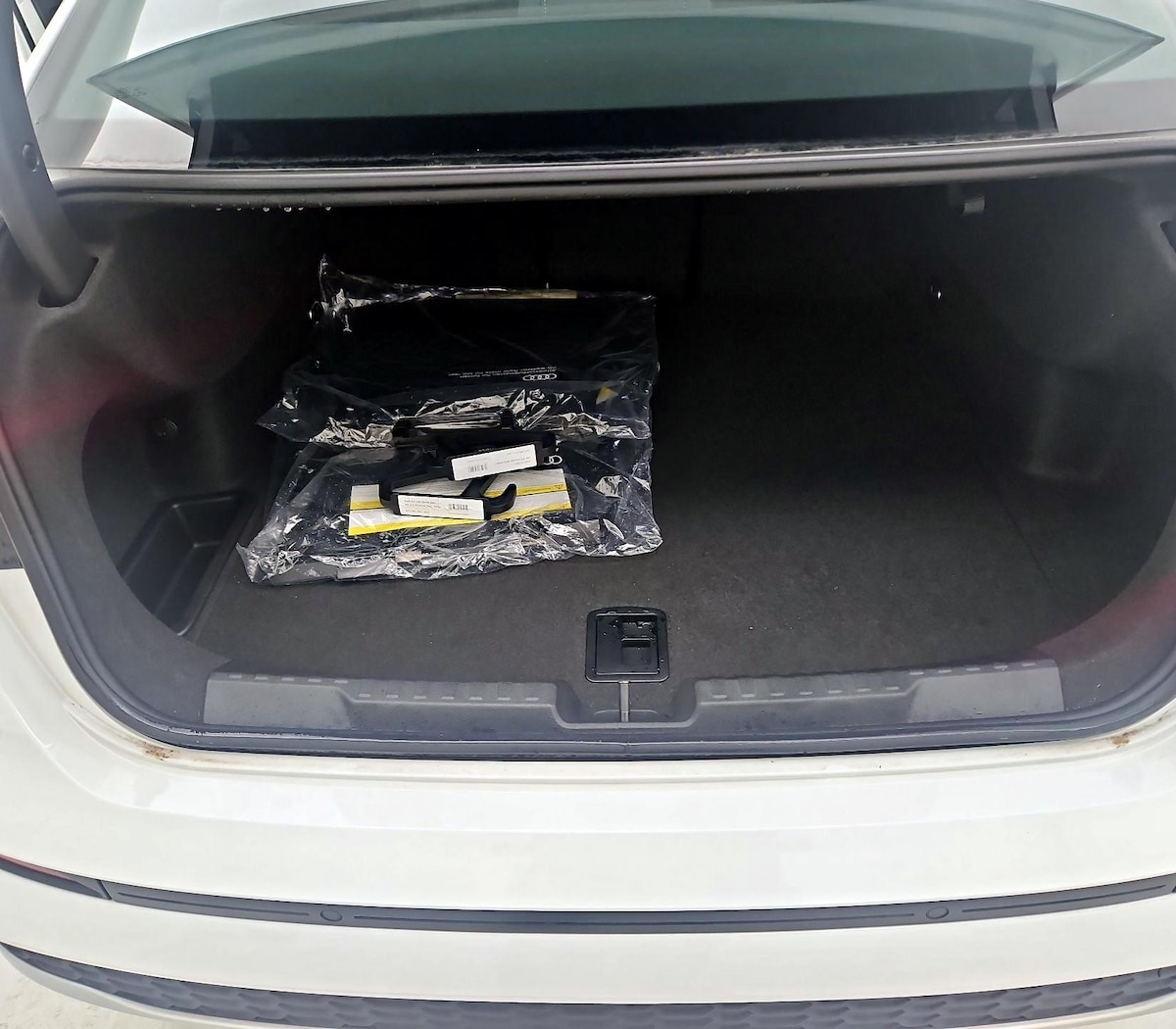 Trunk/Cargo (Seats Up)
