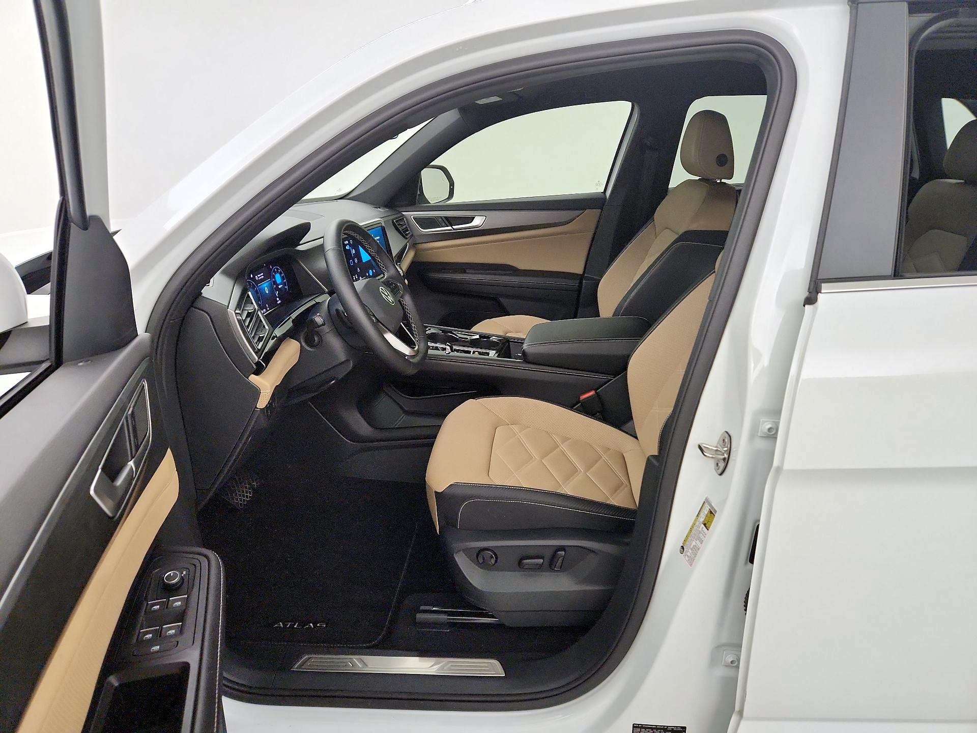 Thumbnail: 2024 Volkswagen Atlas - 11