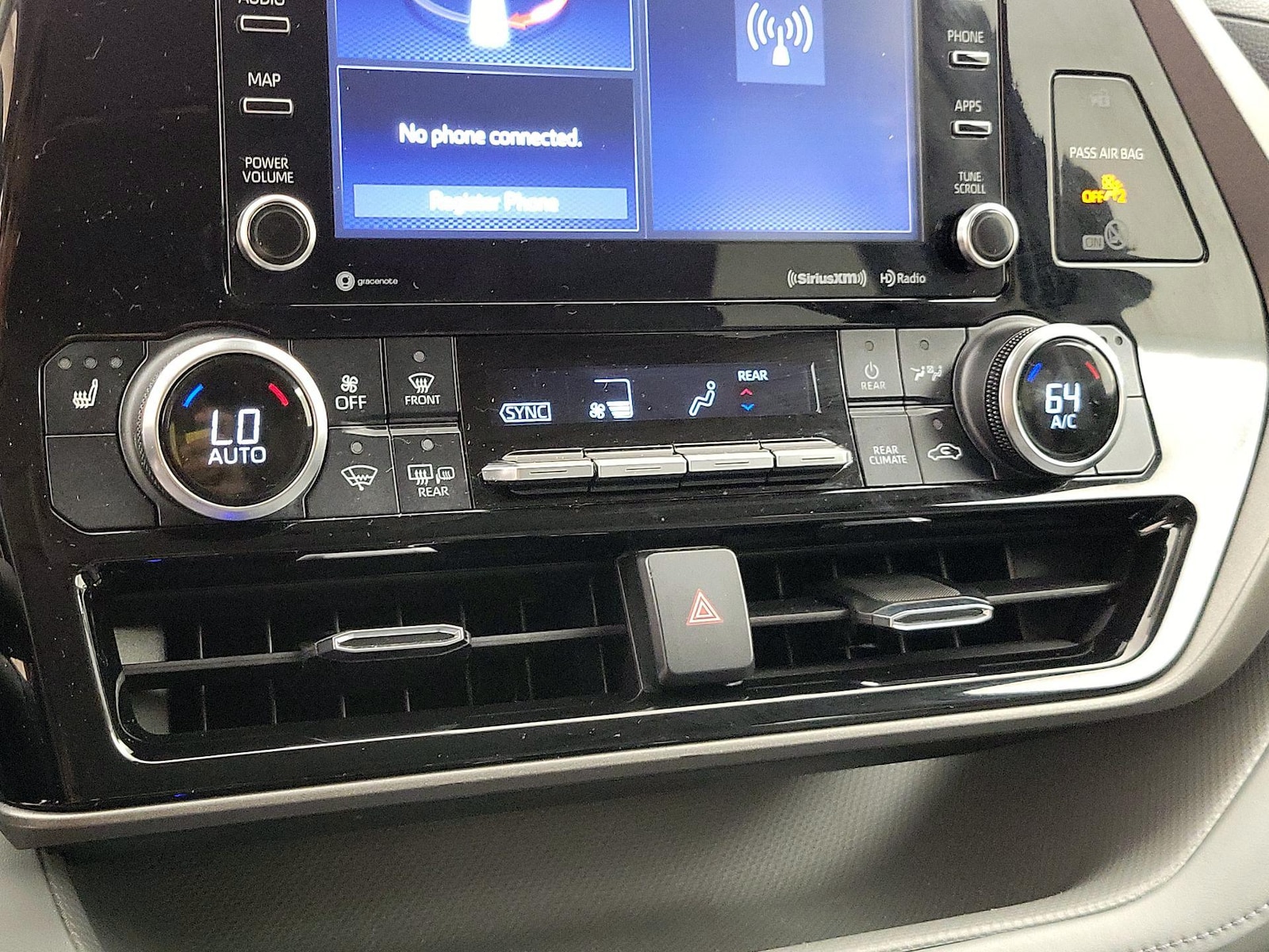 2022 Toyota Highlander XLE - Photo 17