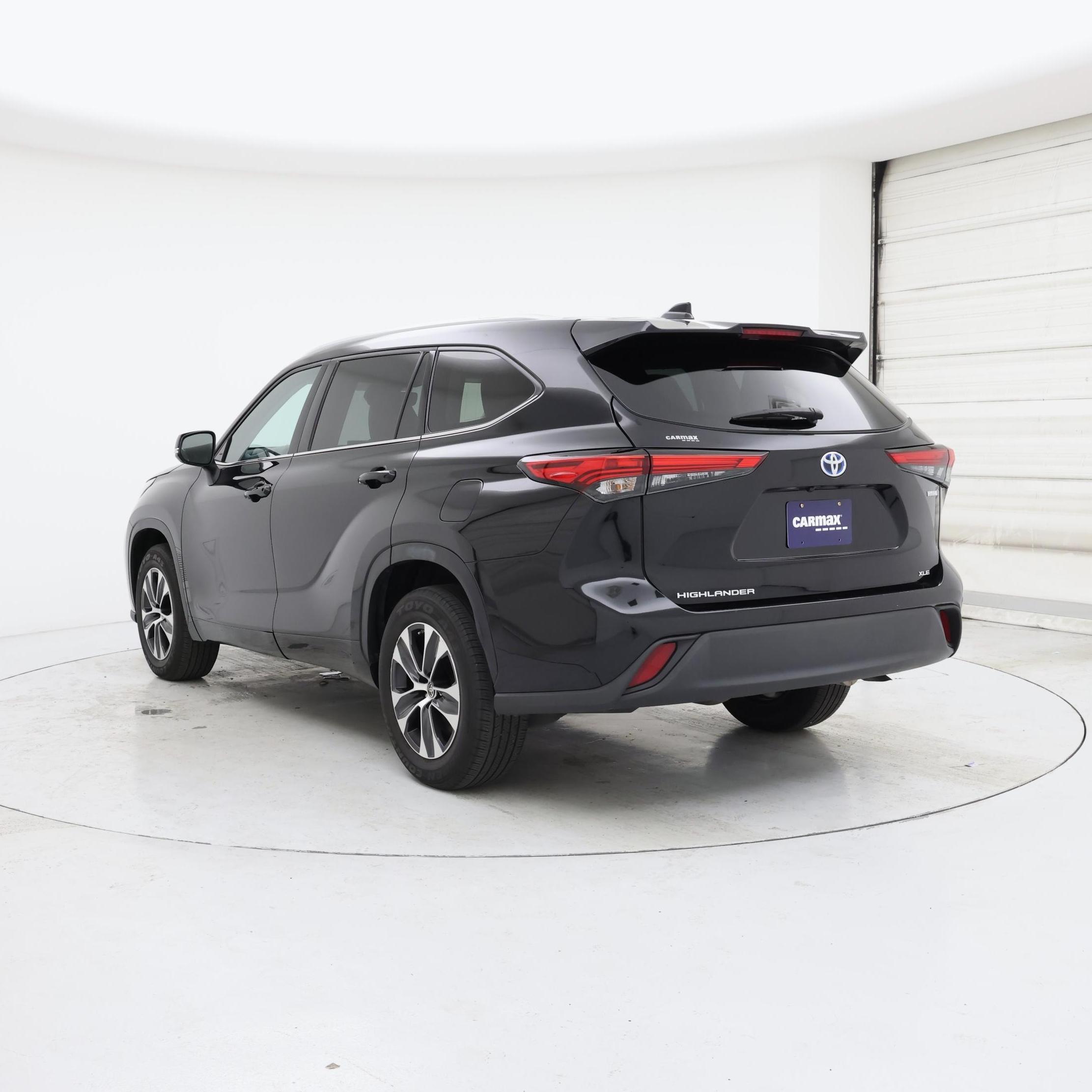 Thumbnail: 2022 Toyota Highlander - 2