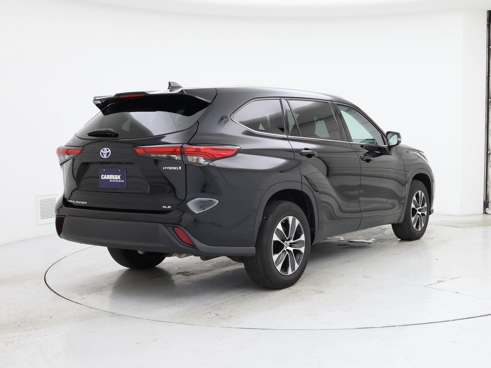 2022 Toyota Highlander XLE - Photo 9