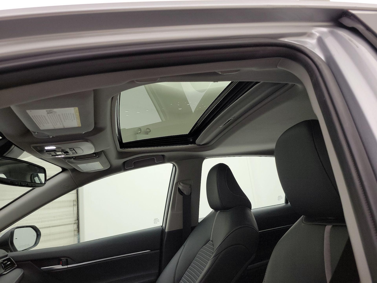 Sunroof(s) & Overhead Airbags
